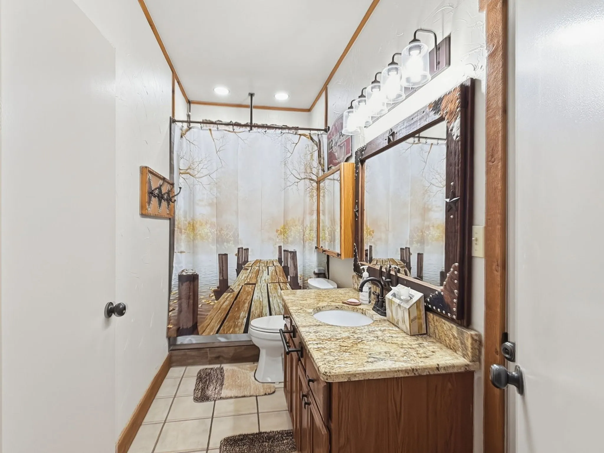 Single Family Residence For Sale in Palo Pinto County , 101 Hide Away Drive 7, Possum Kingdom Lake, Texas 76475, 2 Bedroom, 1 Bathroom, Garage spaces, 1,520 Sqft, built in 2000, mls#21374803, Real Estate Agent in Possum Kingdom Lake, Homes For Sale in Palo Pinto county, Homes For Sale in Possum Kingdom Lake, Realtor in Possum Kingdom Lake Texas, Real Estate Brokerage Independent Realty Texas, Luminita Cordes Realtor