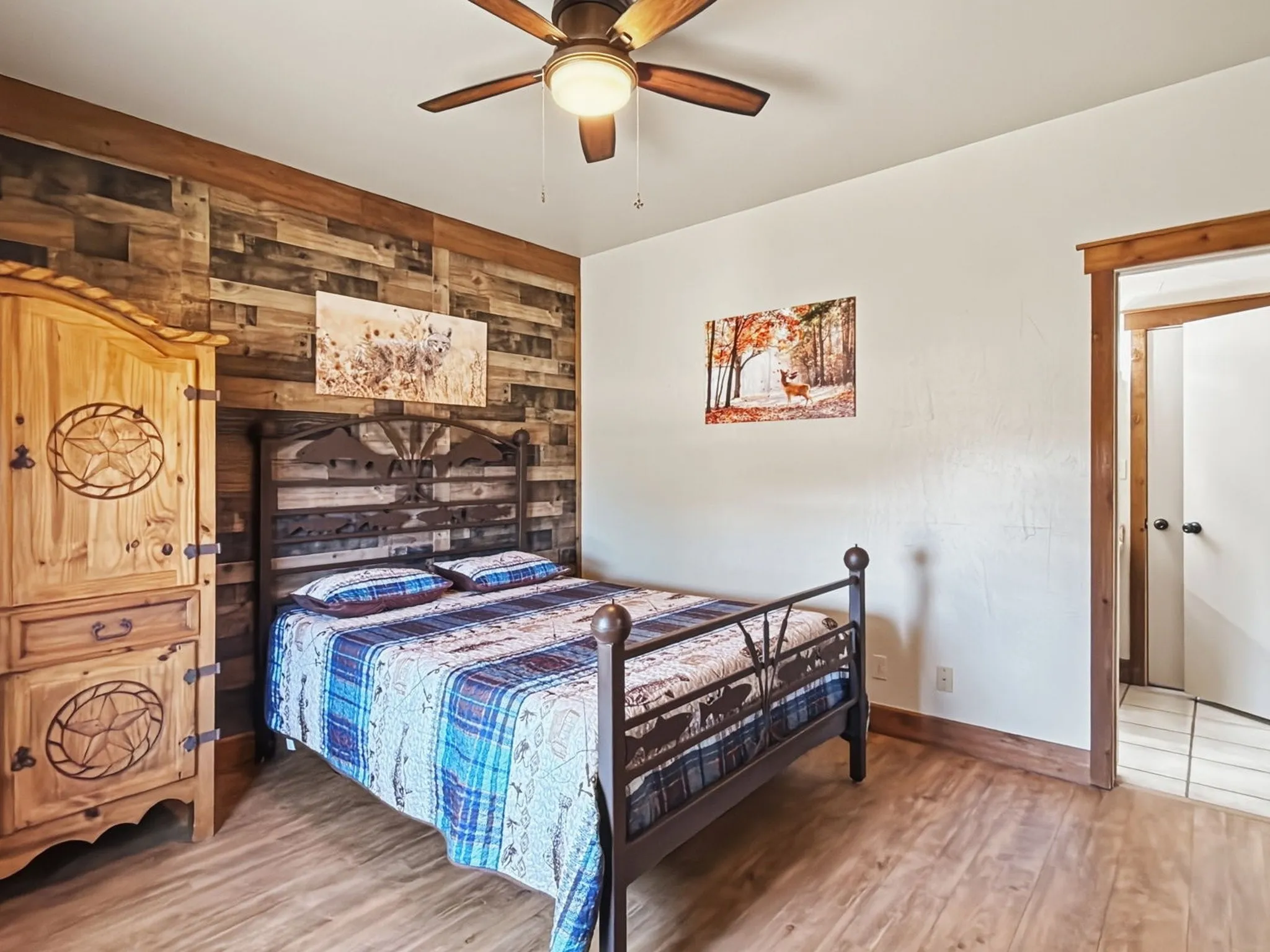 Single Family Residence For Sale in Palo Pinto County , 101 Hide Away Drive 7, Possum Kingdom Lake, Texas 76475, 2 Bedroom, 1 Bathroom, Garage spaces, 1,520 Sqft, built in 2000, mls#21374803, Real Estate Agent in Possum Kingdom Lake, Homes For Sale in Palo Pinto county, Homes For Sale in Possum Kingdom Lake, Realtor in Possum Kingdom Lake Texas, Real Estate Brokerage Independent Realty Texas, Luminita Cordes Realtor