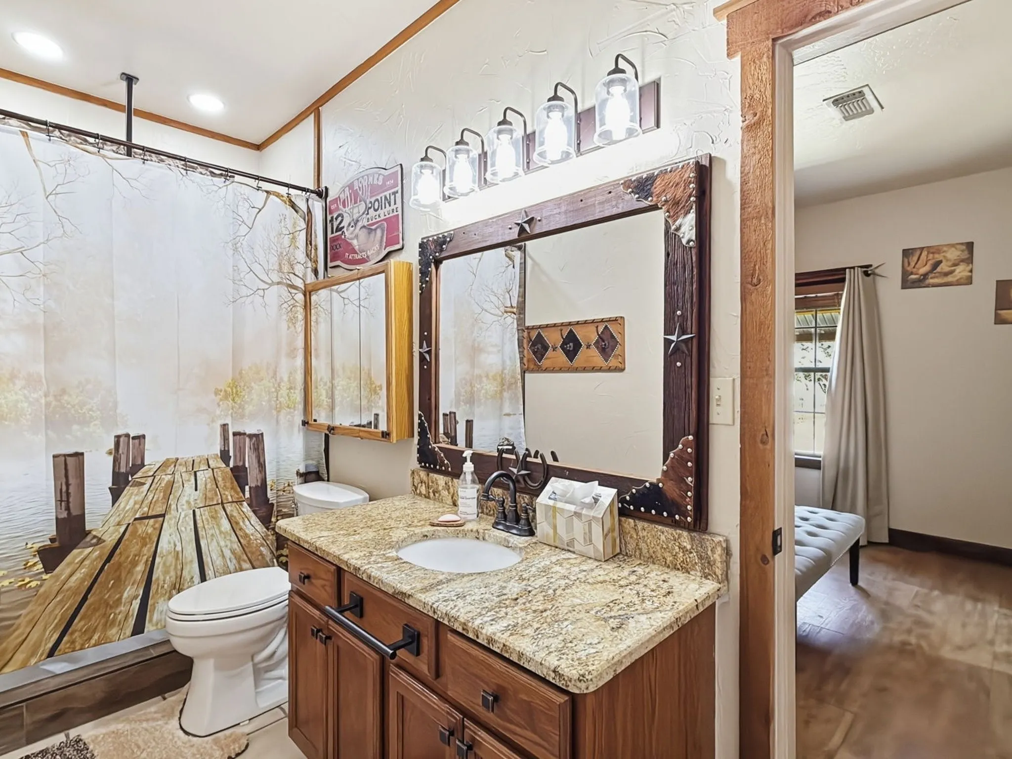 Single Family Residence For Sale in Palo Pinto County , 101 Hide Away Drive 7, Possum Kingdom Lake, Texas 76475, 2 Bedroom, 1 Bathroom, Garage spaces, 1,520 Sqft, built in 2000, mls#21374803, Real Estate Agent in Possum Kingdom Lake, Homes For Sale in Palo Pinto county, Homes For Sale in Possum Kingdom Lake, Realtor in Possum Kingdom Lake Texas, Real Estate Brokerage Independent Realty Texas, Luminita Cordes Realtor