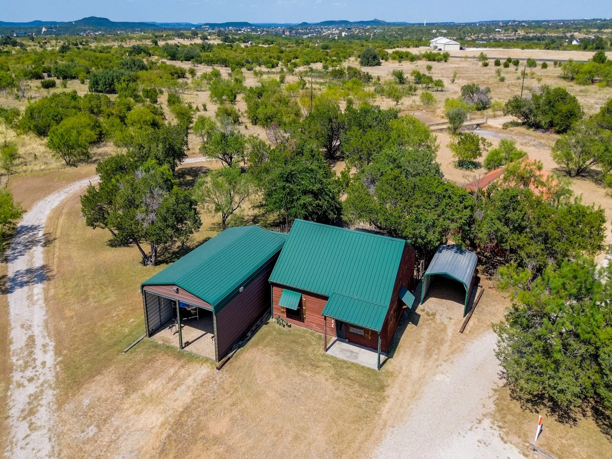 Single Family Residence For Sale in Palo Pinto County , 101 Hide Away Drive 7, Possum Kingdom Lake, Texas 76475, 2 Bedroom, 1 Bathroom, Garage spaces, 1,520 Sqft, built in 2000, mls#21374803, Real Estate Agent in Possum Kingdom Lake, Homes For Sale in Palo Pinto county, Homes For Sale in Possum Kingdom Lake, Realtor in Possum Kingdom Lake Texas, Real Estate Brokerage Independent Realty Texas, Luminita Cordes Realtor