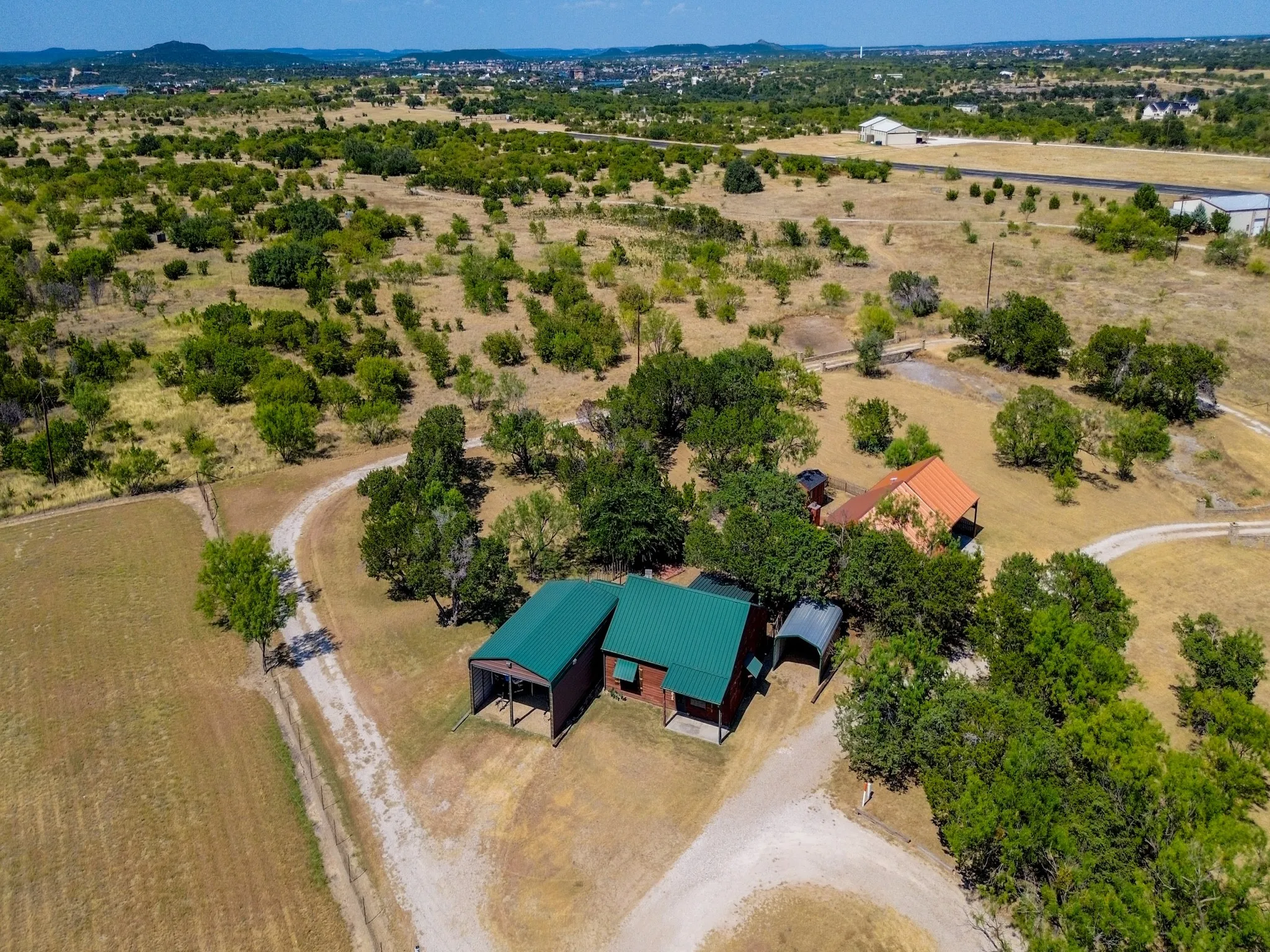 Single Family Residence For Sale in Palo Pinto County , 101 Hide Away Drive 7, Possum Kingdom Lake, Texas 76475, 2 Bedroom, 1 Bathroom, Garage spaces, 1,520 Sqft, built in 2000, mls#21374803, Real Estate Agent in Possum Kingdom Lake, Homes For Sale in Palo Pinto county, Homes For Sale in Possum Kingdom Lake, Realtor in Possum Kingdom Lake Texas, Real Estate Brokerage Independent Realty Texas, Luminita Cordes Realtor