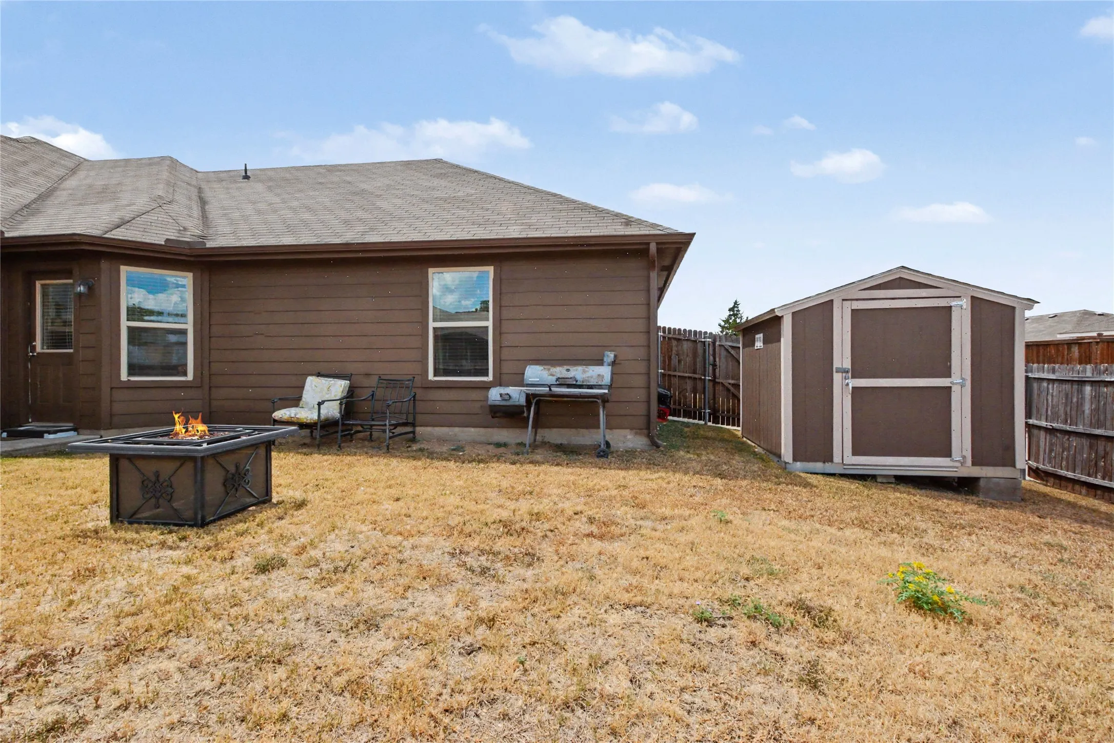 Single Family Residence For Sale in Dallas County , 2126 Fair Weather Drive, Lancaster, Texas 75146, 4 Bedroom, 3 Bathroom, 2 Garage spaces, 1,980 Sqft, built in 2015, mls#21374155, Real Estate Agent in Lancaster, Homes For Sale in Dallas county, Homes For Sale in Lancaster, Realtor in Lancaster Texas, Real Estate Brokerage Independent Realty Texas, Luminita Cordes Realtor