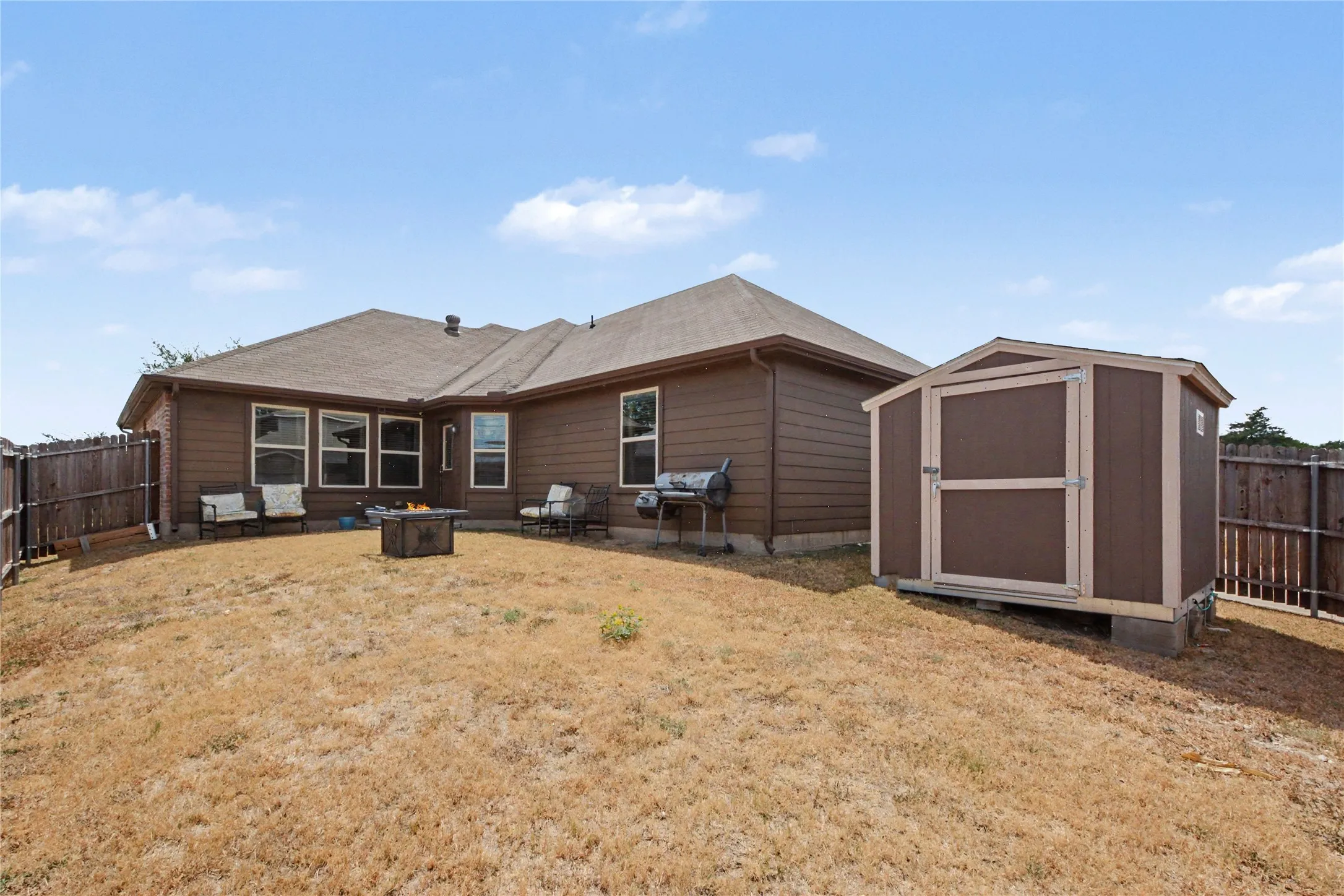 Single Family Residence For Sale in Dallas County , 2126 Fair Weather Drive, Lancaster, Texas 75146, 4 Bedroom, 3 Bathroom, 2 Garage spaces, 1,980 Sqft, built in 2015, mls#21374155, Real Estate Agent in Lancaster, Homes For Sale in Dallas county, Homes For Sale in Lancaster, Realtor in Lancaster Texas, Real Estate Brokerage Independent Realty Texas, Luminita Cordes Realtor