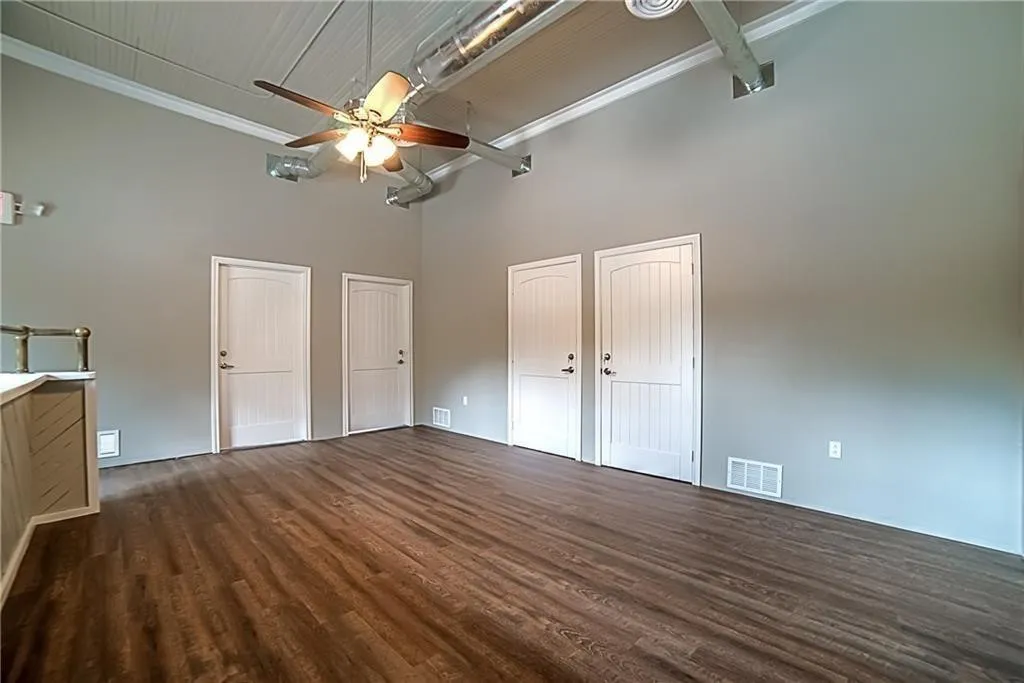 Office For Rent in Grayson County , 142 S Main Street 205, Van Alstyne, Texas 75495, 0, 0, Garage spaces, 0 Sqft, built in 1920, mls#21378359, Real Estate Agent in Van Alstyne, Homes For Rent in Grayson county, Homes For Rent in Van Alstyne, Realtor in Van Alstyne Texas, Real Estate Brokerage Independent Realty Texas, Luminita Cordes Realtor