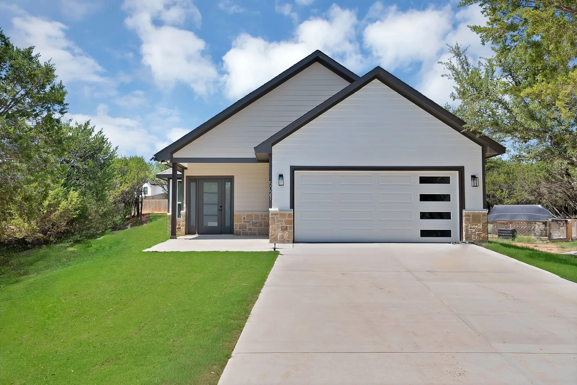 Single Family Residence For Sale in Hood County , 5021 Enchanted Court, Granbury, Texas 76048, 4 Bedroom, 4 Bathroom, 2 Garage spaces, 2,536 Sqft, built in 2026, mls#21377926, Real Estate Agent in Granbury, Homes For Sale in Hood county, Homes For Sale in Granbury, Realtor in Granbury Texas, Real Estate Brokerage Independent Realty Texas, Luminita Cordes Realtor