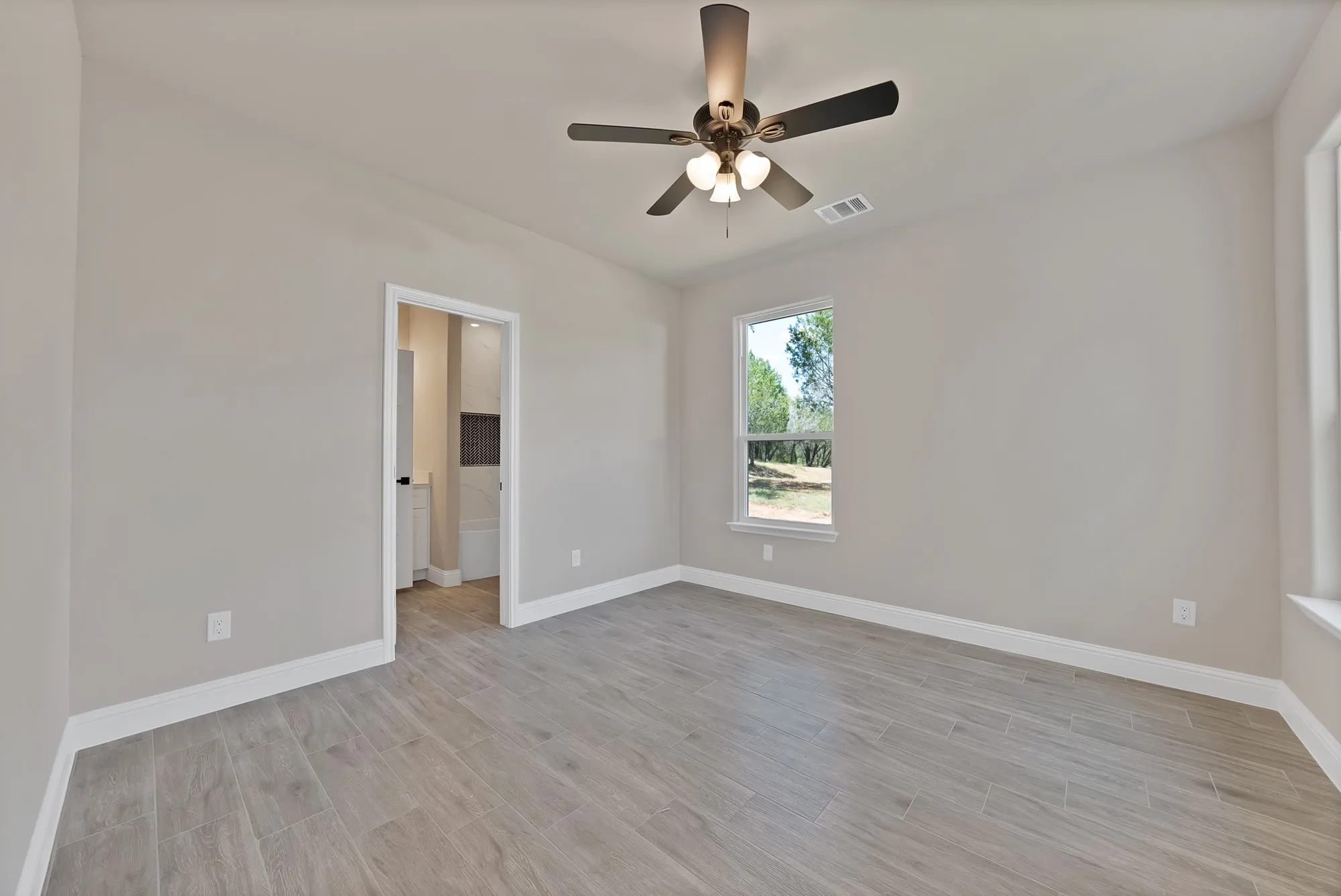 Single Family Residence For Sale in Hood County , 5021 Enchanted Court, Granbury, Texas 76048, 4 Bedroom, 4 Bathroom, 2 Garage spaces, 2,536 Sqft, built in 2026, mls#21377926, Real Estate Agent in Granbury, Homes For Sale in Hood county, Homes For Sale in Granbury, Realtor in Granbury Texas, Real Estate Brokerage Independent Realty Texas, Luminita Cordes Realtor