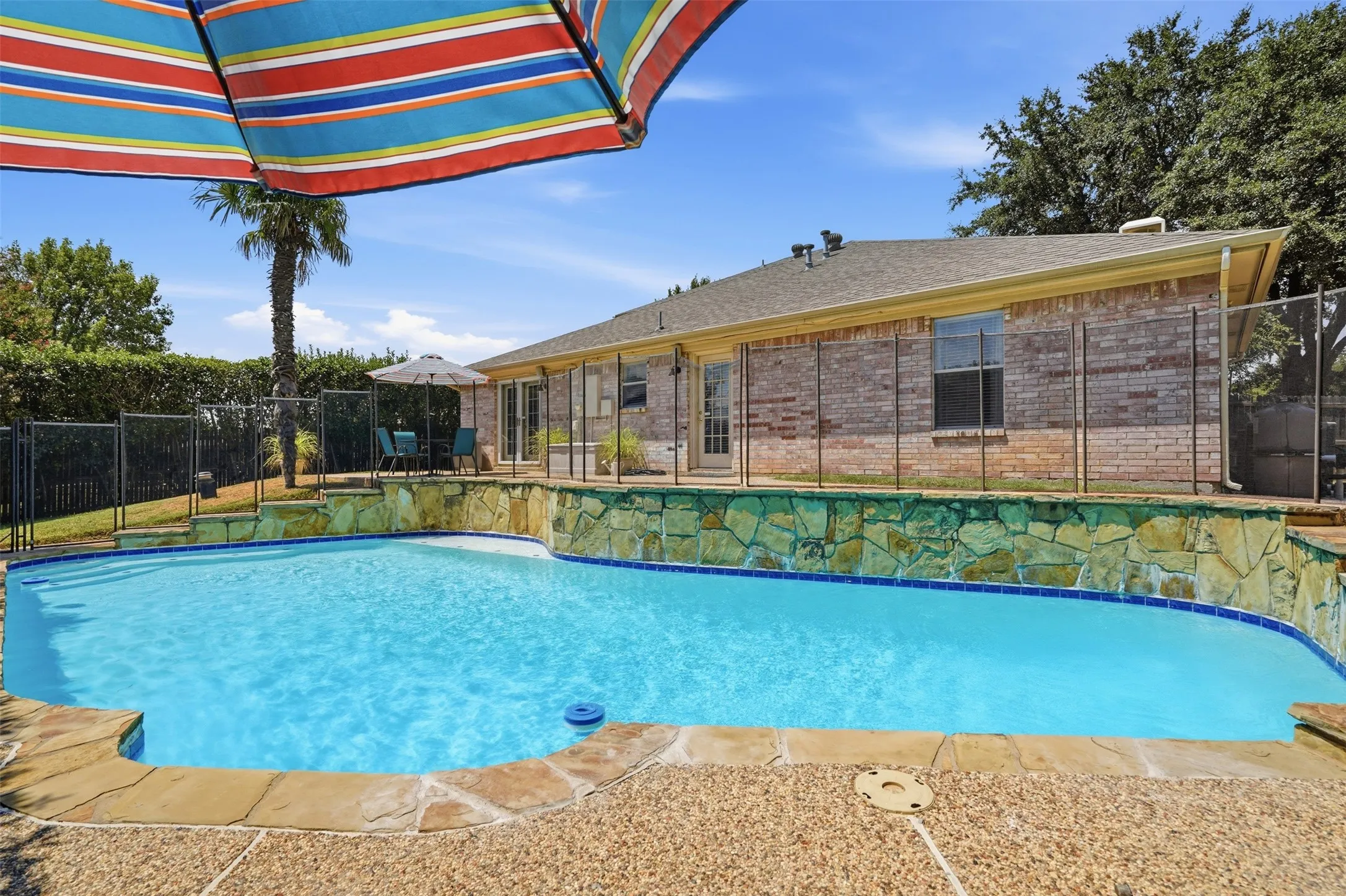 Single Family Residence For Sale in Tarrant County , 5004 Ridgefield Court, Arlington, Texas 76017, 4 Bedroom, 3 Bathroom, 2 Garage spaces, 2,295 Sqft, built in 1997, mls#21378177, Real Estate Agent in Arlington, Homes For Sale in Tarrant county, Homes For Sale in Arlington, Realtor in Arlington Texas, Real Estate Brokerage Independent Realty Texas, Luminita Cordes Realtor