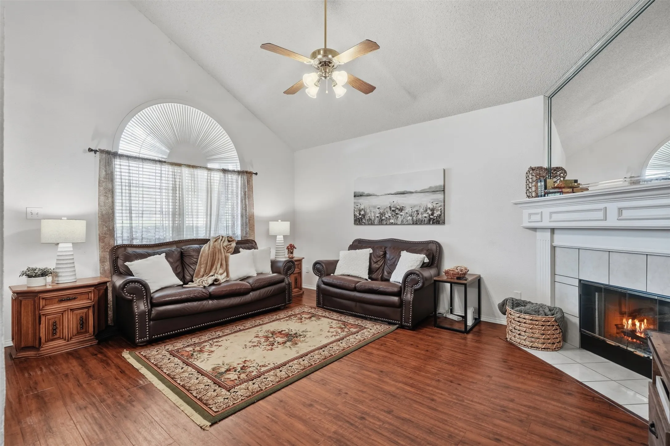 Single Family Residence For Sale in Tarrant County , 5004 Ridgefield Court, Arlington, Texas 76017, 4 Bedroom, 3 Bathroom, 2 Garage spaces, 2,295 Sqft, built in 1997, mls#21378177, Real Estate Agent in Arlington, Homes For Sale in Tarrant county, Homes For Sale in Arlington, Realtor in Arlington Texas, Real Estate Brokerage Independent Realty Texas, Luminita Cordes Realtor