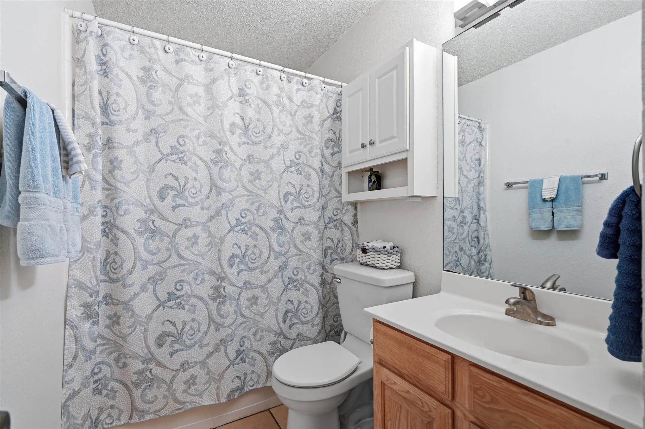 Single Family Residence For Sale in Tarrant County , 5004 Ridgefield Court, Arlington, Texas 76017, 4 Bedroom, 3 Bathroom, 2 Garage spaces, 2,295 Sqft, built in 1997, mls#21378177, Real Estate Agent in Arlington, Homes For Sale in Tarrant county, Homes For Sale in Arlington, Realtor in Arlington Texas, Real Estate Brokerage Independent Realty Texas, Luminita Cordes Realtor