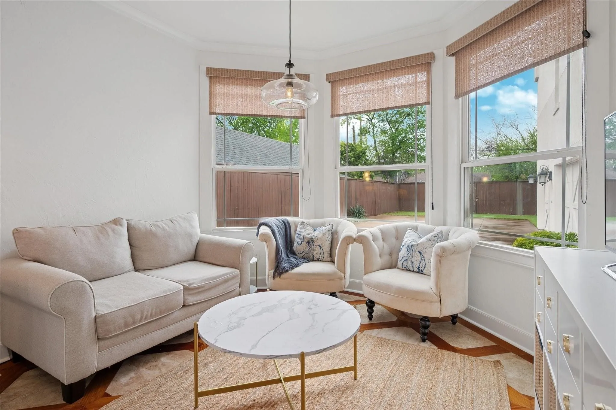 Single Family Residence For Rent in Dallas County , 5909 Goliad Avenue, Dallas, Texas 75206, 4 Bedroom, 5 Bathroom, 3 Garage spaces, 4,805 Sqft, built in 1929, mls#21379104, Real Estate Agent in Dallas, Homes For Rent in Dallas county, Homes For Rent in Dallas, Realtor in Dallas Texas, Real Estate Brokerage Independent Realty Texas, Luminita Cordes Realtor