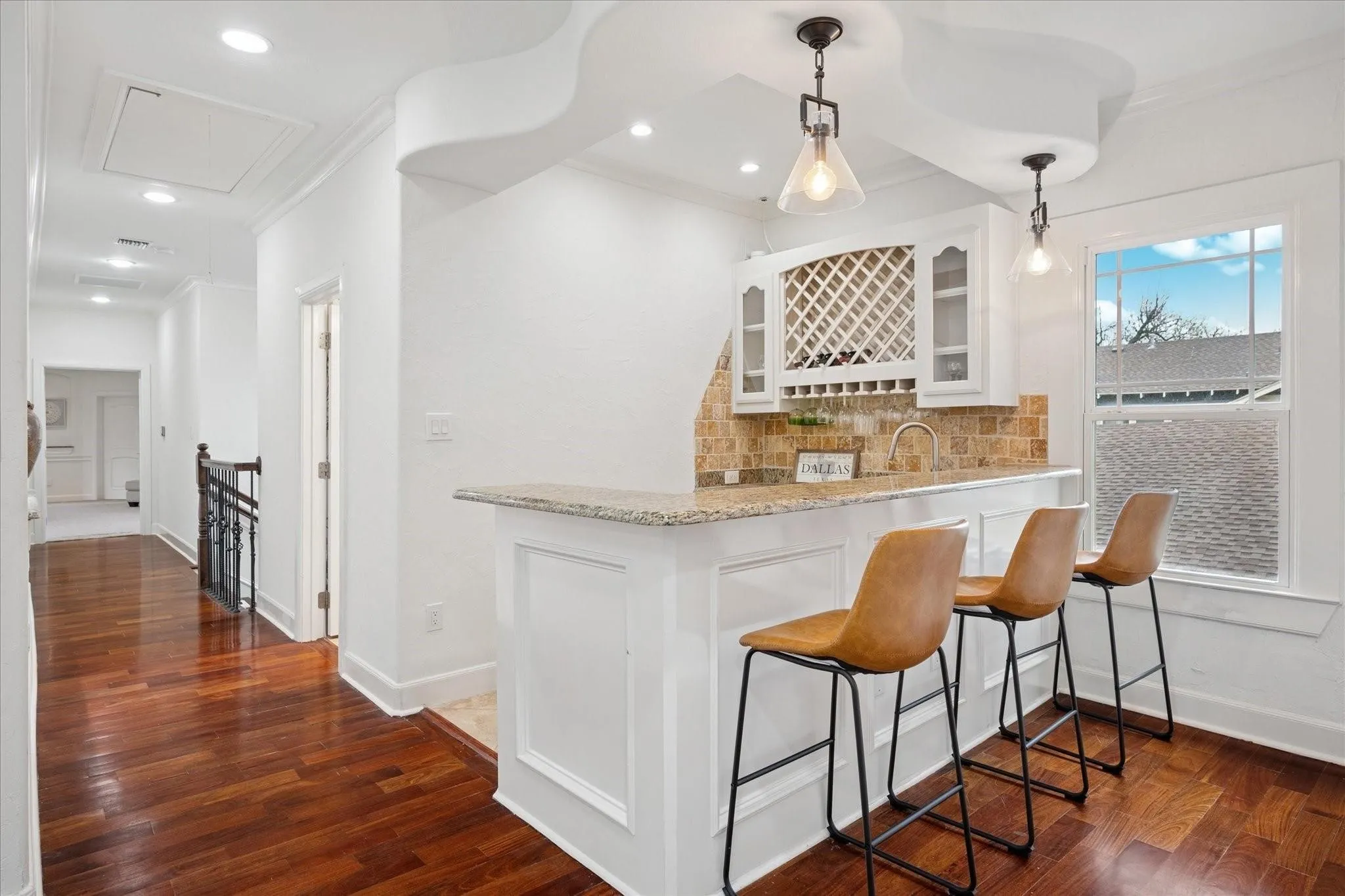 Single Family Residence For Rent in Dallas County , 5909 Goliad Avenue, Dallas, Texas 75206, 4 Bedroom, 5 Bathroom, 3 Garage spaces, 4,805 Sqft, built in 1929, mls#21379104, Real Estate Agent in Dallas, Homes For Rent in Dallas county, Homes For Rent in Dallas, Realtor in Dallas Texas, Real Estate Brokerage Independent Realty Texas, Luminita Cordes Realtor