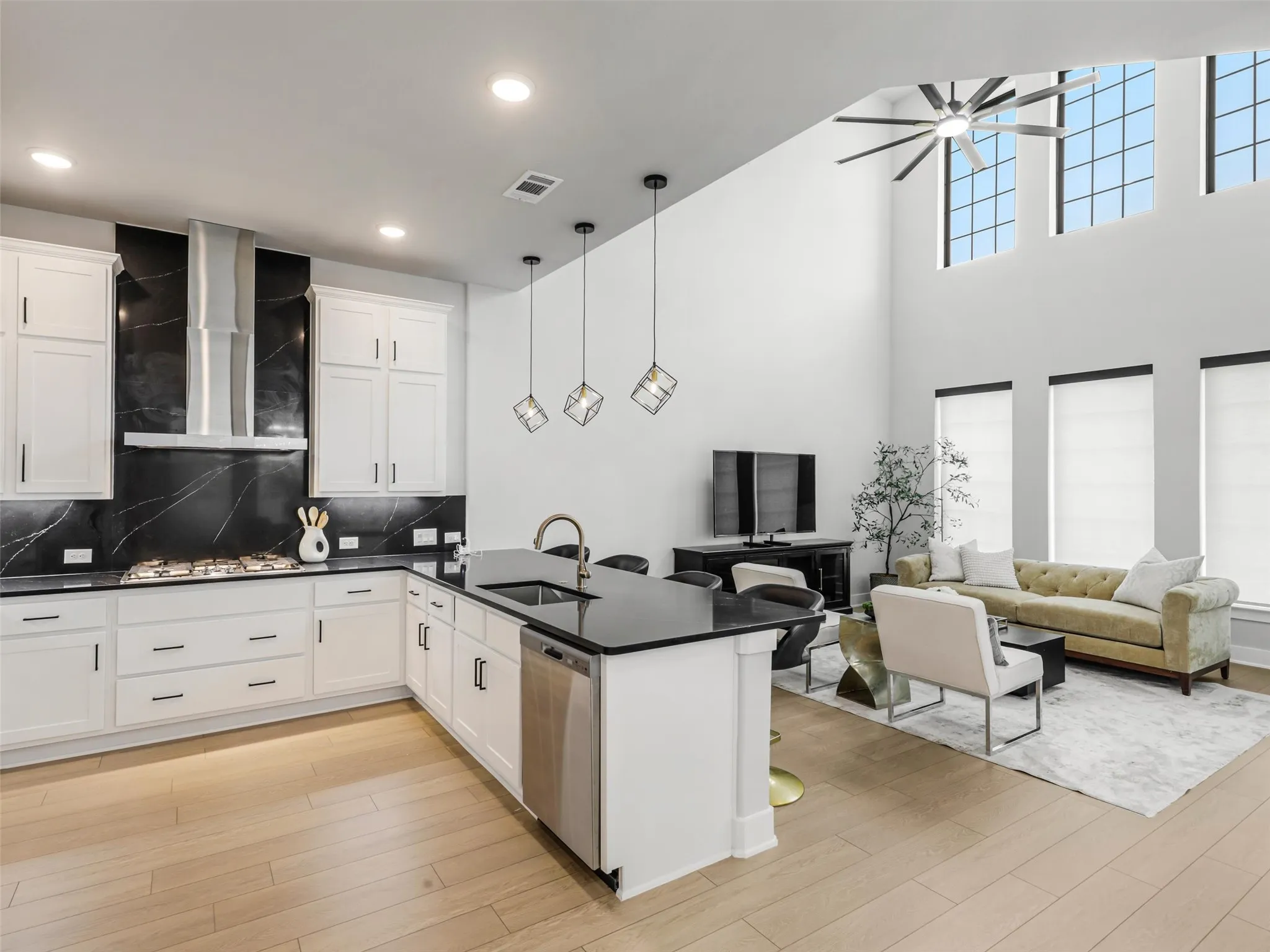 Single Family Residence For Sale in Collin County , 7304 Endeavor Lane, Mc Kinney, Texas 75070, 4 Bedroom, 3 Bathroom, 2 Garage spaces, 2,676 Sqft, built in 2024, mls#21377898, Real Estate Agent in Mc Kinney, Homes For Sale in Collin county, Homes For Sale in Mc Kinney, Realtor in Mc Kinney Texas, Real Estate Brokerage Independent Realty Texas, Luminita Cordes Realtor