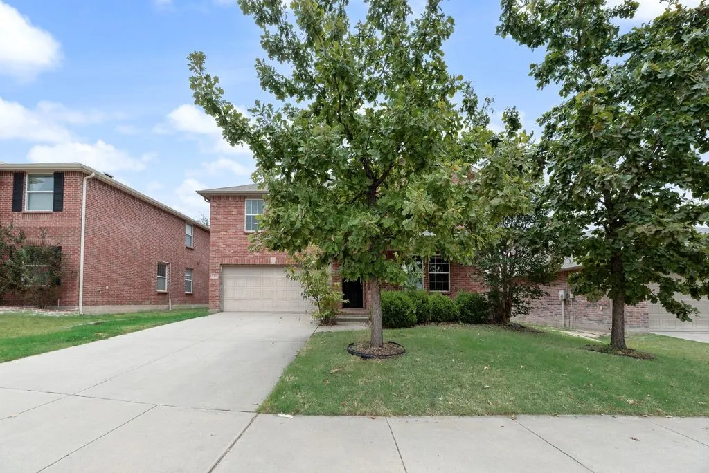 Single Family Residence For Rent in Collin County , 13072 Sewanee Drive, Frisco, Texas 75035, 4 Bedroom, 3 Bathroom, 2 Garage spaces, 2,617 Sqft, built in 2011, mls#21379095, Real Estate Agent in Frisco, Homes For Rent in Collin county, Homes For Rent in Frisco, Realtor in Frisco Texas, Real Estate Brokerage Independent Realty Texas, Luminita Cordes Realtor