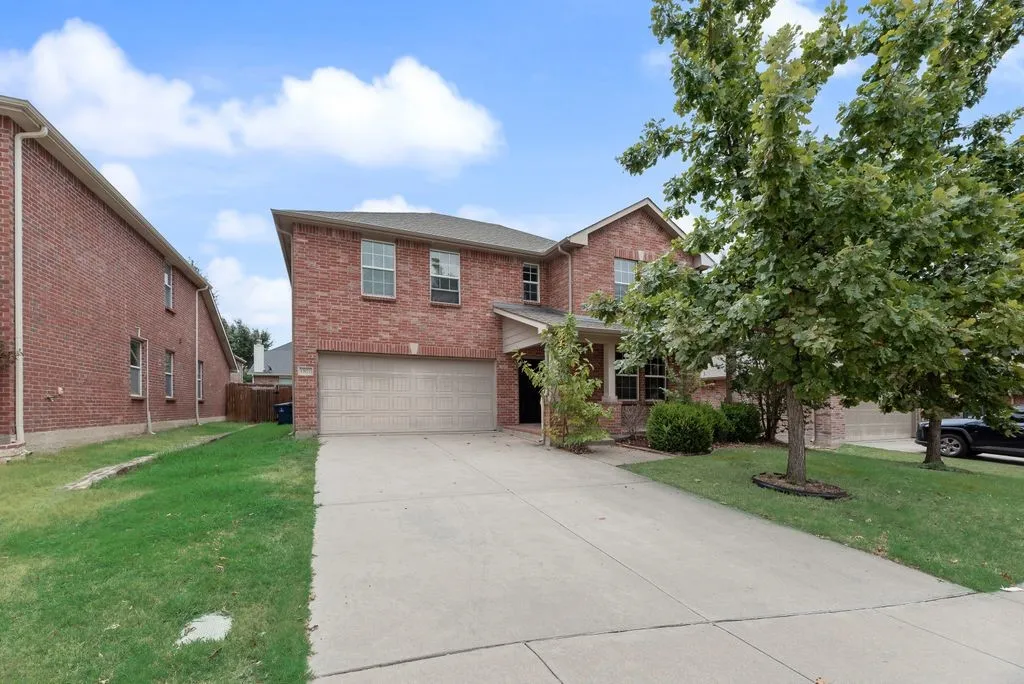 Single Family Residence For Rent in Collin County , 13072 Sewanee Drive, Frisco, Texas 75035, 4 Bedroom, 3 Bathroom, 2 Garage spaces, 2,617 Sqft, built in 2011, mls#21379095, Real Estate Agent in Frisco, Homes For Rent in Collin county, Homes For Rent in Frisco, Realtor in Frisco Texas, Real Estate Brokerage Independent Realty Texas, Luminita Cordes Realtor