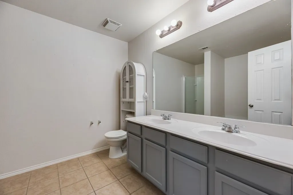 Single Family Residence For Rent in Collin County , 13072 Sewanee Drive, Frisco, Texas 75035, 4 Bedroom, 3 Bathroom, 2 Garage spaces, 2,617 Sqft, built in 2011, mls#21379095, Real Estate Agent in Frisco, Homes For Rent in Collin county, Homes For Rent in Frisco, Realtor in Frisco Texas, Real Estate Brokerage Independent Realty Texas, Luminita Cordes Realtor