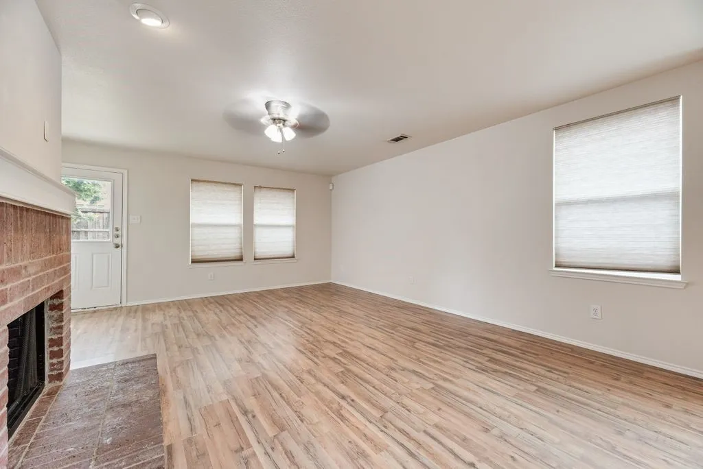Single Family Residence For Rent in Collin County , 13072 Sewanee Drive, Frisco, Texas 75035, 4 Bedroom, 3 Bathroom, 2 Garage spaces, 2,617 Sqft, built in 2011, mls#21379095, Real Estate Agent in Frisco, Homes For Rent in Collin county, Homes For Rent in Frisco, Realtor in Frisco Texas, Real Estate Brokerage Independent Realty Texas, Luminita Cordes Realtor