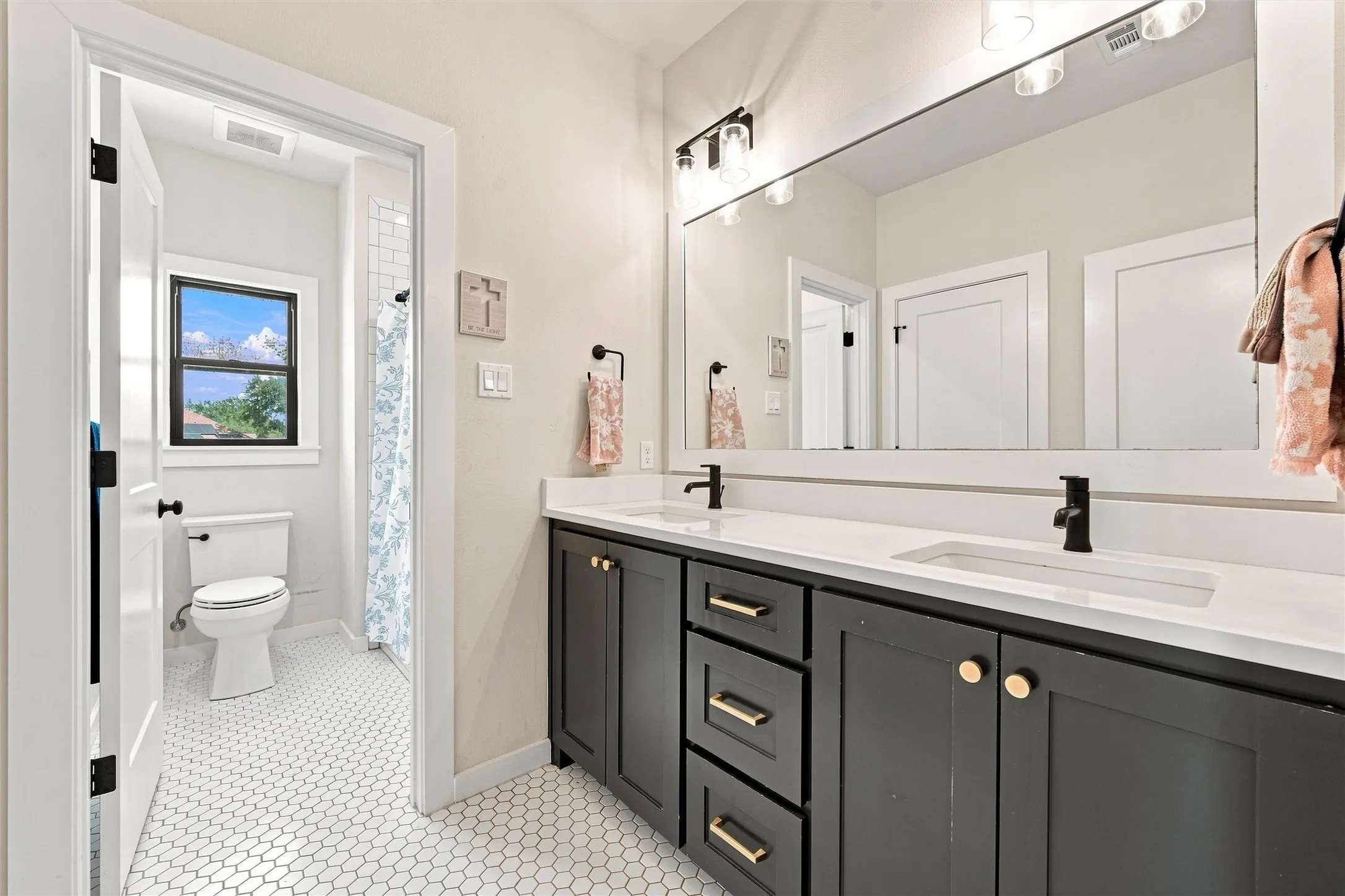 Single Family Residence For Sale in Mc Lennan County , 1065 Whispering Oaks, China Spring, Texas 76633, 6 Bedroom, 5 Bathroom, 2 Garage spaces, 3,449 Sqft, built in 2022, mls#21378936, Real Estate Agent in China Spring, Homes For Sale in Mc Lennan county, Homes For Sale in China Spring, Realtor in China Spring Texas, Real Estate Brokerage Independent Realty Texas, Luminita Cordes Realtor