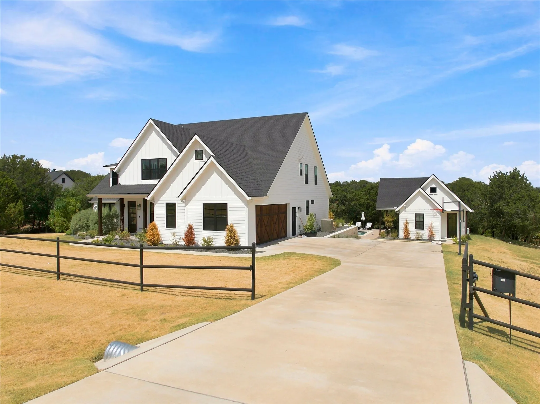 Single Family Residence For Sale in Mc Lennan County , 1065 Whispering Oaks, China Spring, Texas 76633, 6 Bedroom, 5 Bathroom, 2 Garage spaces, 3,449 Sqft, built in 2022, mls#21378936, Real Estate Agent in China Spring, Homes For Sale in Mc Lennan county, Homes For Sale in China Spring, Realtor in China Spring Texas, Real Estate Brokerage Independent Realty Texas, Luminita Cordes Realtor