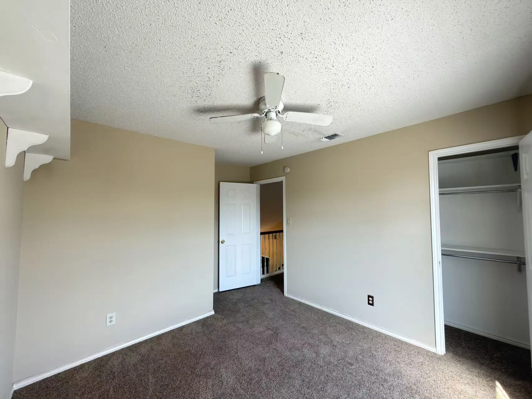 Single Family Residence For Rent in Dallas County , 2918 Lake Valley Drive, Garland, Texas 75040, 4 Bedroom, 2 Bathroom, 2 Garage spaces, 1,890 Sqft, built in 1989, mls#21376593, Real Estate Agent in Garland, Homes For Rent in Dallas county, Homes For Rent in Garland, Realtor in Garland Texas, Real Estate Brokerage Independent Realty Texas, Luminita Cordes Realtor
