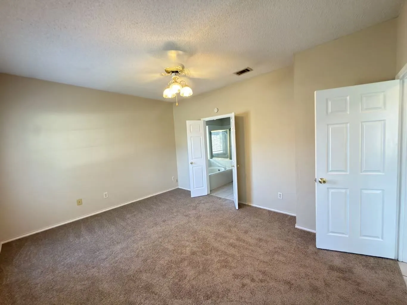 Single Family Residence For Rent in Dallas County , 2918 Lake Valley Drive, Garland, Texas 75040, 4 Bedroom, 2 Bathroom, 2 Garage spaces, 1,890 Sqft, built in 1989, mls#21376593, Real Estate Agent in Garland, Homes For Rent in Dallas county, Homes For Rent in Garland, Realtor in Garland Texas, Real Estate Brokerage Independent Realty Texas, Luminita Cordes Realtor