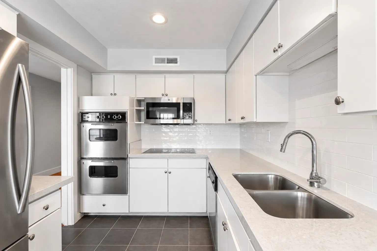 Condominium For Sale in Dallas County , 10727 Villager Road C, Dallas, Texas 75230, 2 Bedroom, 2 Bathroom, Garage spaces, 1,444 Sqft, built in 1969, mls#21378627, Real Estate Agent in Dallas, Homes For Sale in Dallas county, Homes For Sale in Dallas, Realtor in Dallas Texas, Real Estate Brokerage Independent Realty Texas, Luminita Cordes Realtor