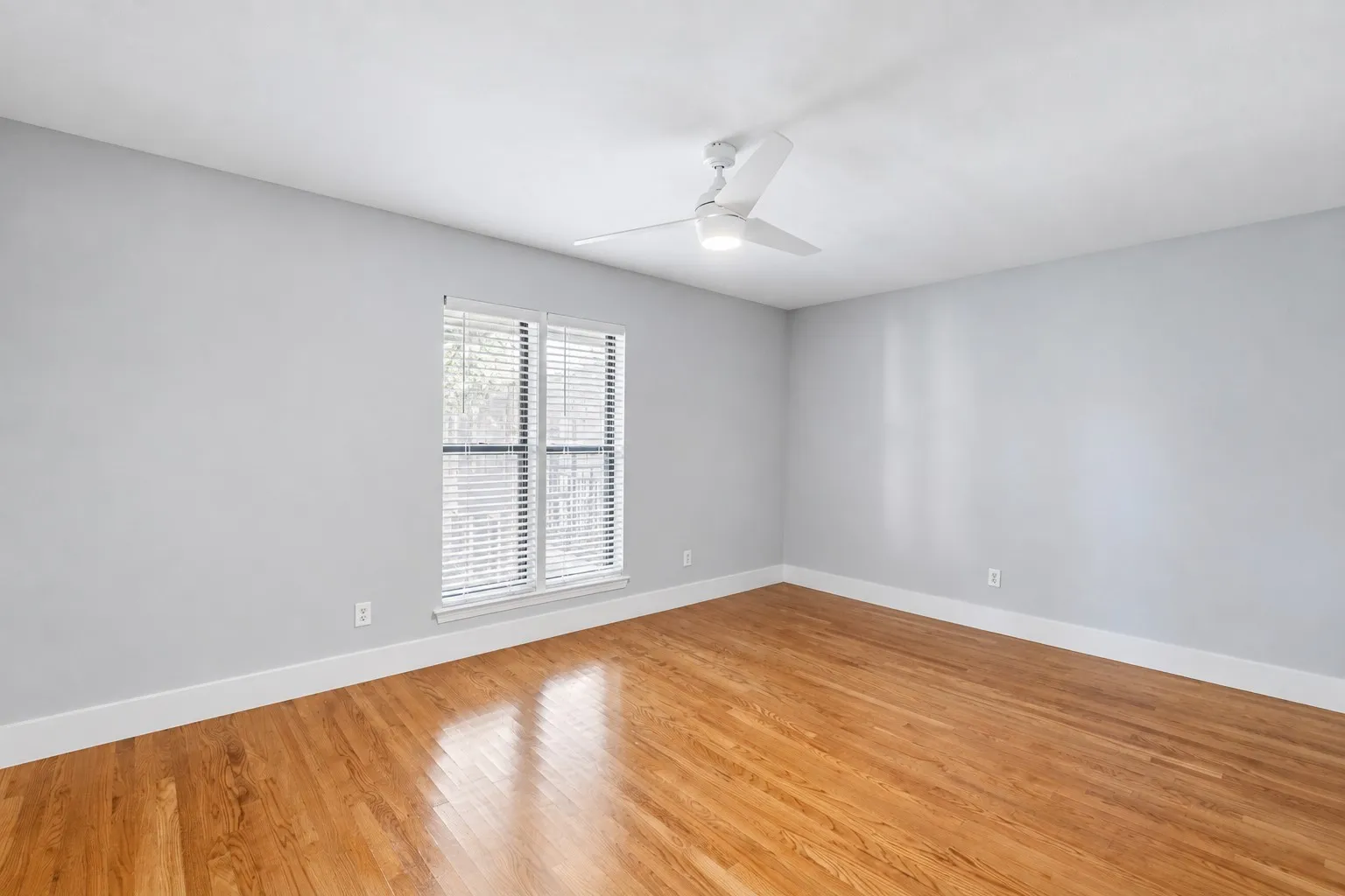 Condominium For Sale in Dallas County , 10727 Villager Road C, Dallas, Texas 75230, 2 Bedroom, 2 Bathroom, Garage spaces, 1,444 Sqft, built in 1969, mls#21378627, Real Estate Agent in Dallas, Homes For Sale in Dallas county, Homes For Sale in Dallas, Realtor in Dallas Texas, Real Estate Brokerage Independent Realty Texas, Luminita Cordes Realtor