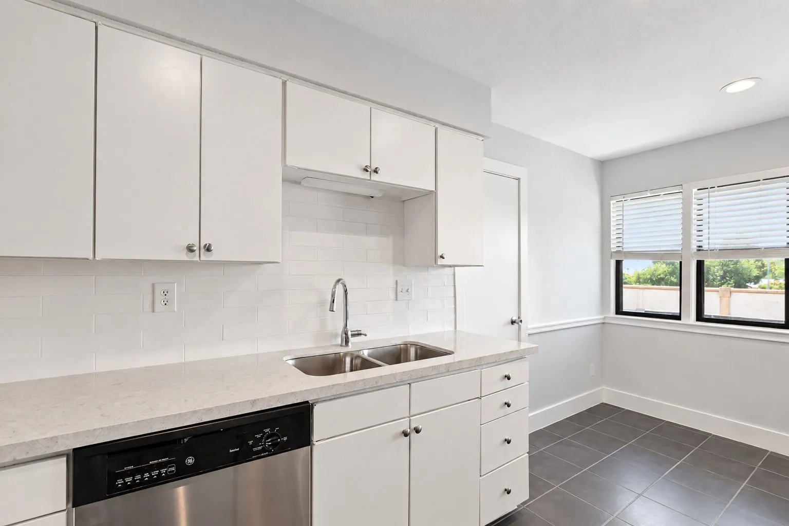 Condominium For Sale in Dallas County , 10727 Villager Road C, Dallas, Texas 75230, 2 Bedroom, 2 Bathroom, Garage spaces, 1,444 Sqft, built in 1969, mls#21378627, Real Estate Agent in Dallas, Homes For Sale in Dallas county, Homes For Sale in Dallas, Realtor in Dallas Texas, Real Estate Brokerage Independent Realty Texas, Luminita Cordes Realtor