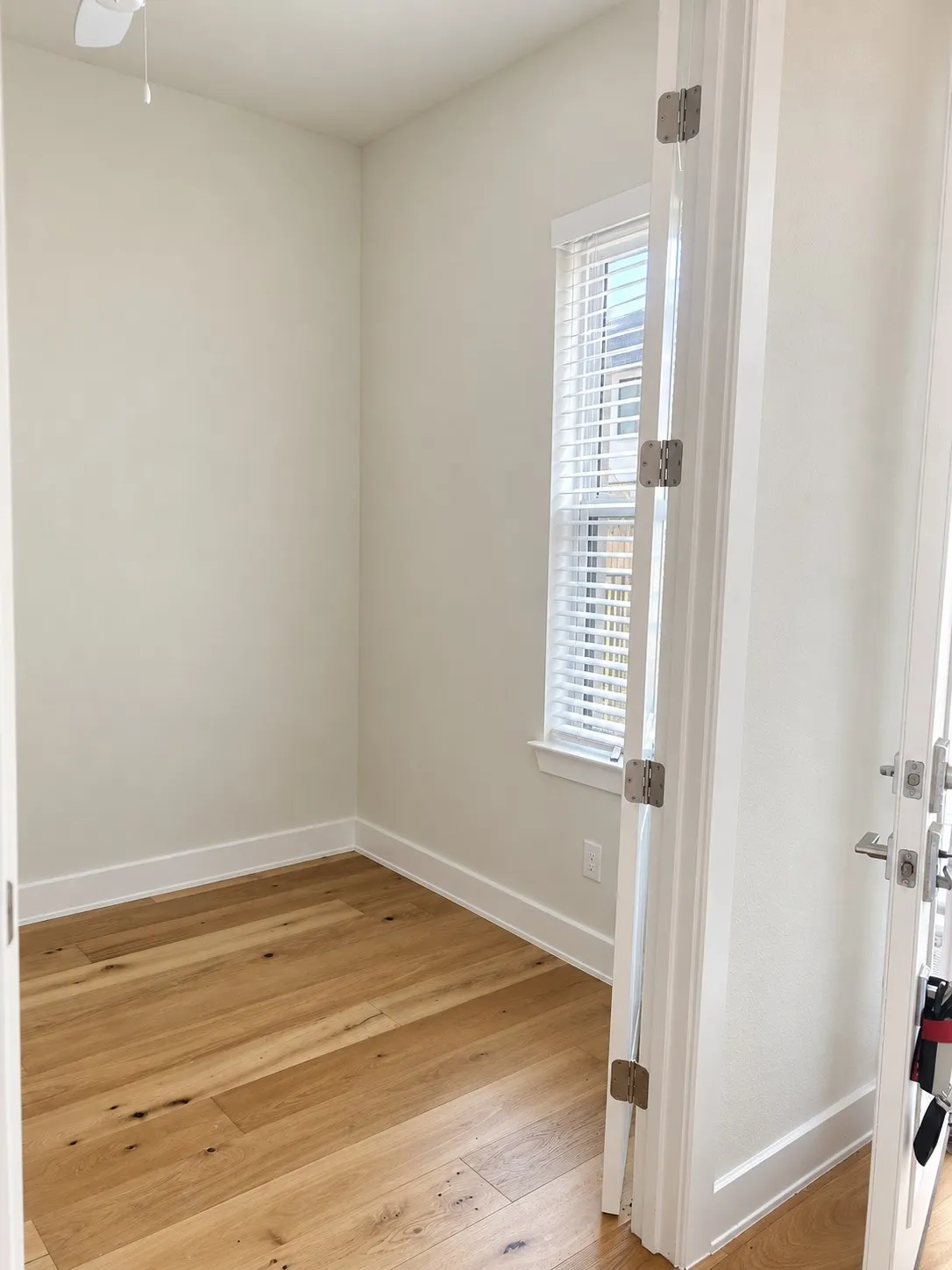 Flex space for office, 2nd living area or even a small bedroom - large closet across the hall. Blinds generated with AI to show what's being installed.