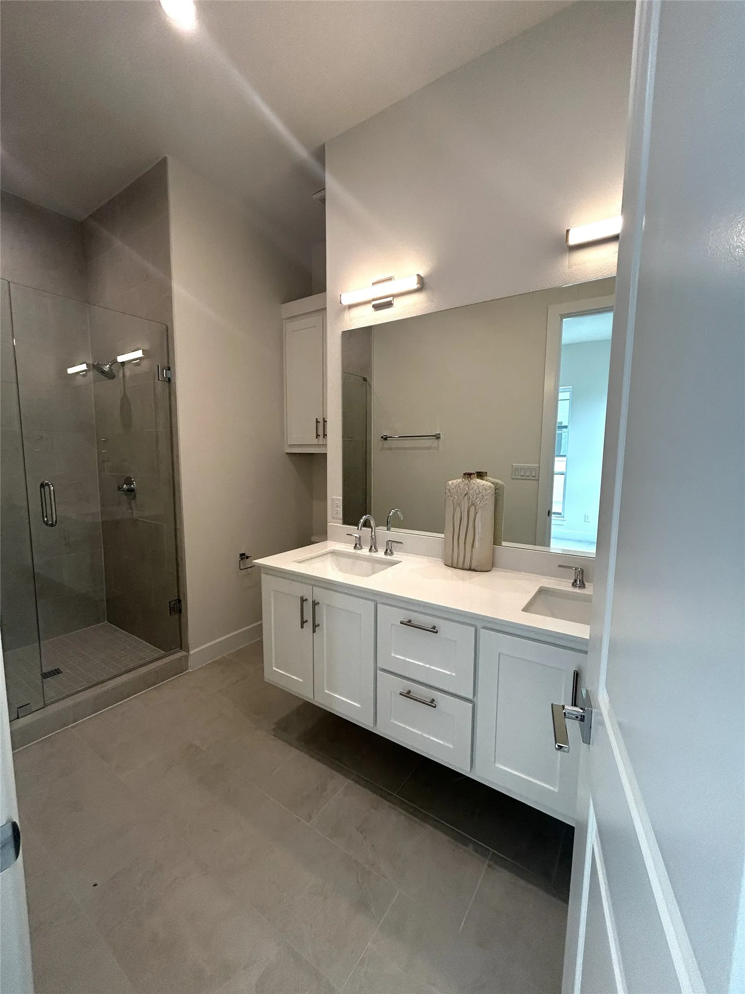 Townhouse For Rent in Tarrant County , 129 Vista Lane, Arlington, Texas 76013, 2 Bedroom, 3 Bathroom, 2 Garage spaces, 1,628 Sqft, built in 2023, mls#21373340, Real Estate Agent in Arlington, Homes For Rent in Tarrant county, Homes For Rent in Arlington, Realtor in Arlington Texas, Real Estate Brokerage Independent Realty Texas, Luminita Cordes Realtor