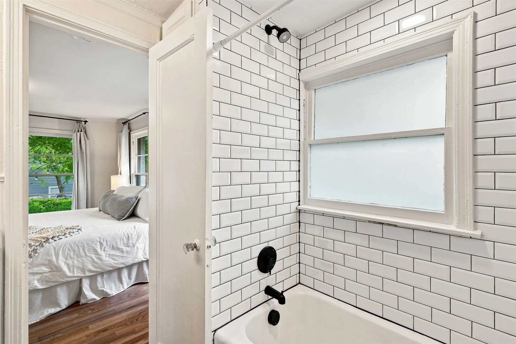 BEAUTIFUL BATH IN GUEST QUARTERS