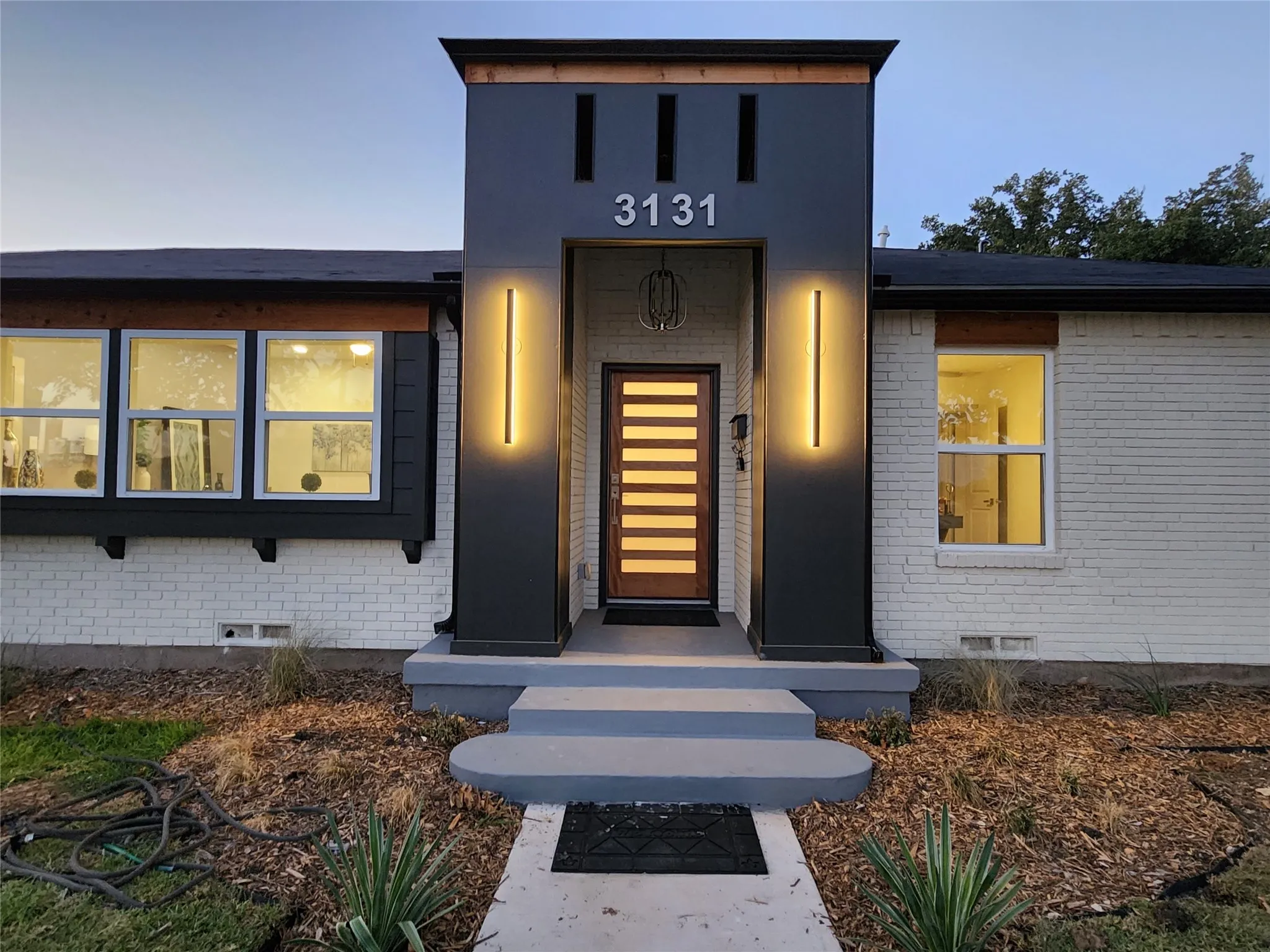 Single Family Residence For Rent in Dallas County , 3131 Altman Drive, Dallas, Texas 75229, 4 Bedroom, 3 Bathroom, 2 Garage spaces, 2,213 Sqft, built in 1955, mls#21378899, Real Estate Agent in Dallas, Homes For Rent in Dallas county, Homes For Rent in Dallas, Realtor in Dallas Texas, Real Estate Brokerage Independent Realty Texas, Luminita Cordes Realtor