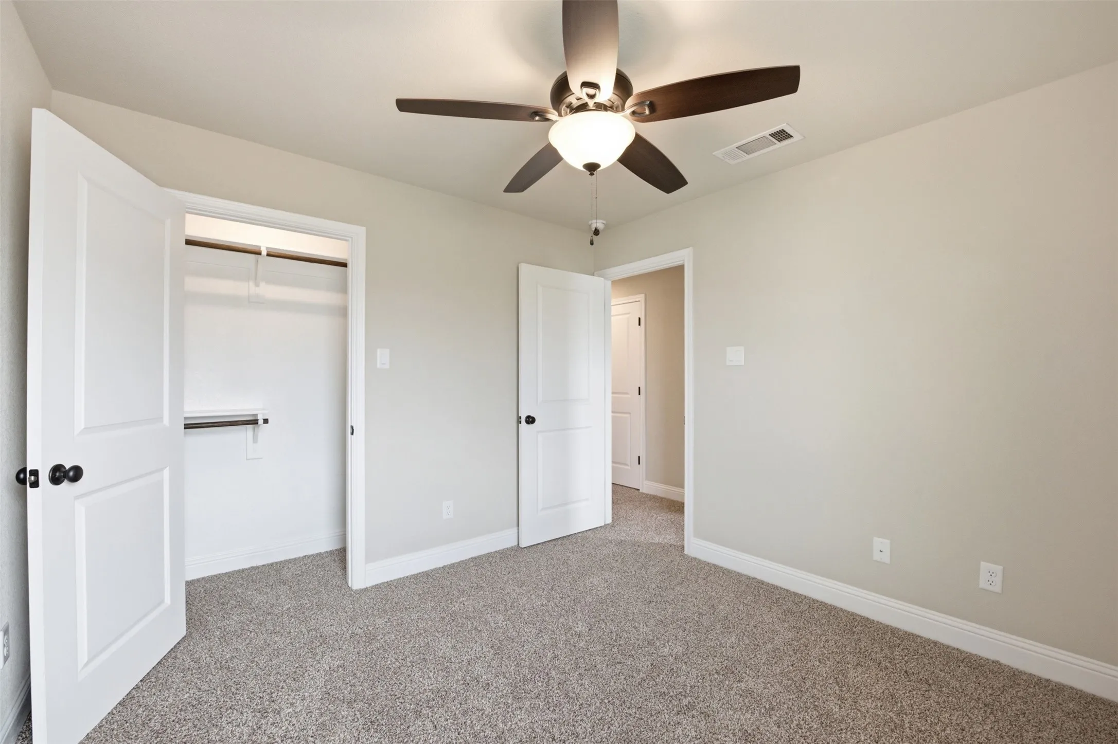 Townhouse For Rent in Parker County , 809 Jameson Street, Weatherford, Texas 76086, 3 Bedroom, 3 Bathroom, 2 Garage spaces, 1,505 Sqft, built in 2020, mls#21379102, Real Estate Agent in Weatherford, Homes For Rent in Parker county, Homes For Rent in Weatherford, Realtor in Weatherford Texas, Real Estate Brokerage Independent Realty Texas, Luminita Cordes Realtor
