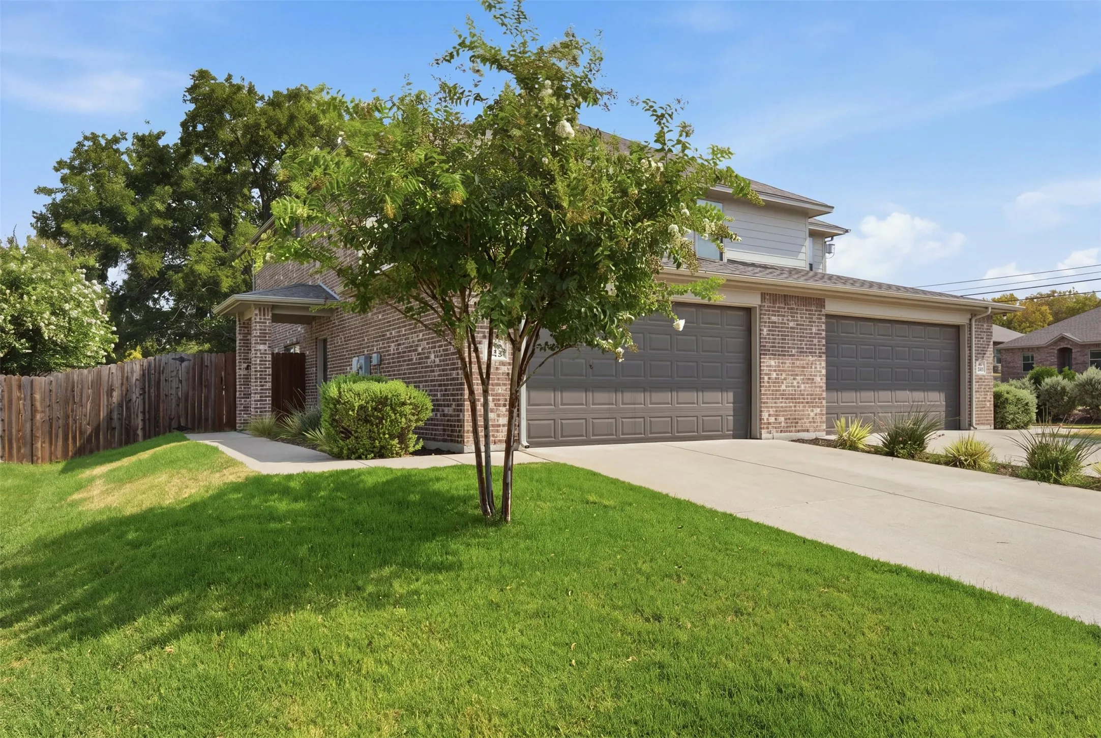 Townhouse For Rent in Parker County , 809 Jameson Street, Weatherford, Texas 76086, 3 Bedroom, 3 Bathroom, 2 Garage spaces, 1,505 Sqft, built in 2020, mls#21379102, Real Estate Agent in Weatherford, Homes For Rent in Parker county, Homes For Rent in Weatherford, Realtor in Weatherford Texas, Real Estate Brokerage Independent Realty Texas, Luminita Cordes Realtor