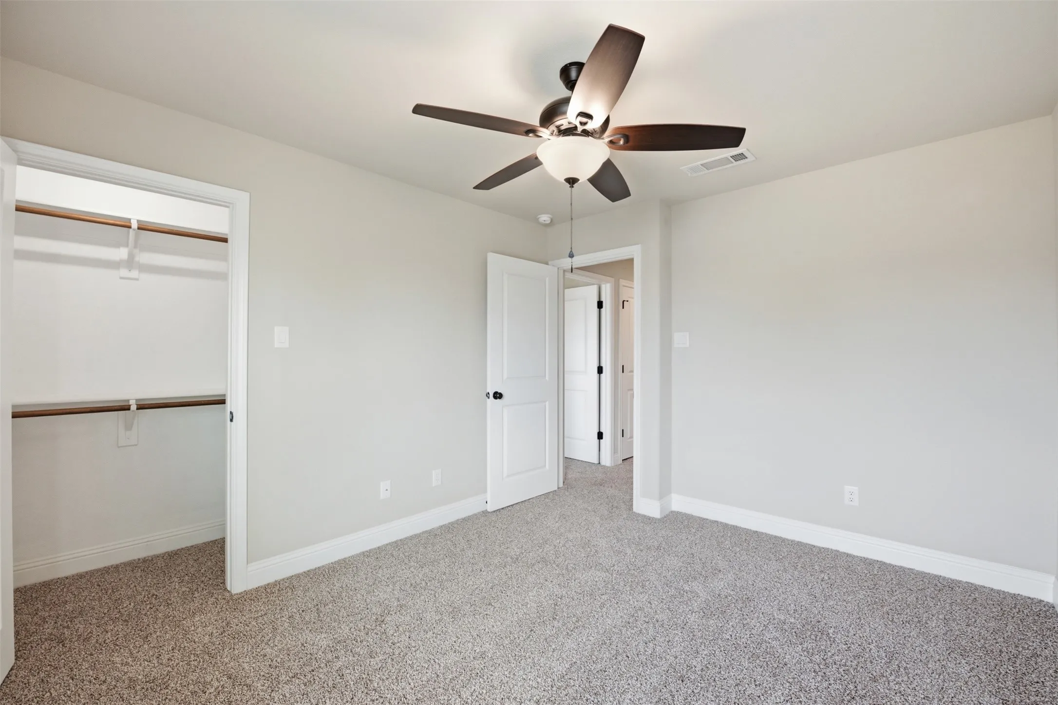 Townhouse For Rent in Parker County , 809 Jameson Street, Weatherford, Texas 76086, 3 Bedroom, 3 Bathroom, 2 Garage spaces, 1,505 Sqft, built in 2020, mls#21379102, Real Estate Agent in Weatherford, Homes For Rent in Parker county, Homes For Rent in Weatherford, Realtor in Weatherford Texas, Real Estate Brokerage Independent Realty Texas, Luminita Cordes Realtor