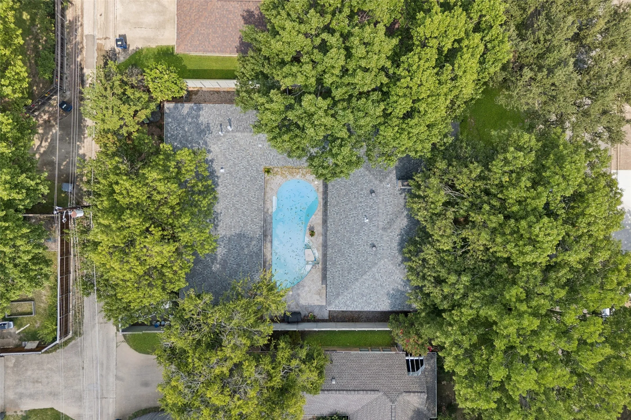Single Family Residence For Sale in Dallas County , 7221 Pleasant View Drive, Dallas, Texas 75231, 3 Bedroom, 3 Bathroom, 2 Garage spaces, 2,785 Sqft, built in 1979, mls#21374805, Real Estate Agent in Dallas, Homes For Sale in Dallas county, Homes For Sale in Dallas, Realtor in Dallas Texas, Real Estate Brokerage Independent Realty Texas, Luminita Cordes Realtor