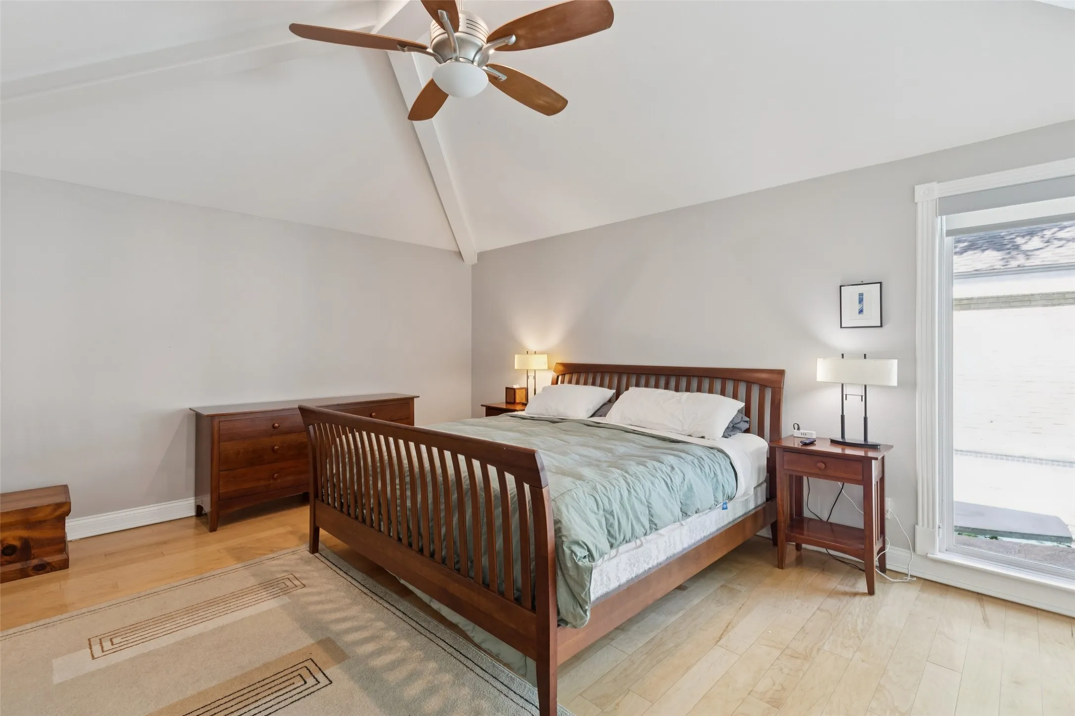 Single Family Residence For Sale in Dallas County , 7221 Pleasant View Drive, Dallas, Texas 75231, 3 Bedroom, 3 Bathroom, 2 Garage spaces, 2,785 Sqft, built in 1979, mls#21374805, Real Estate Agent in Dallas, Homes For Sale in Dallas county, Homes For Sale in Dallas, Realtor in Dallas Texas, Real Estate Brokerage Independent Realty Texas, Luminita Cordes Realtor
