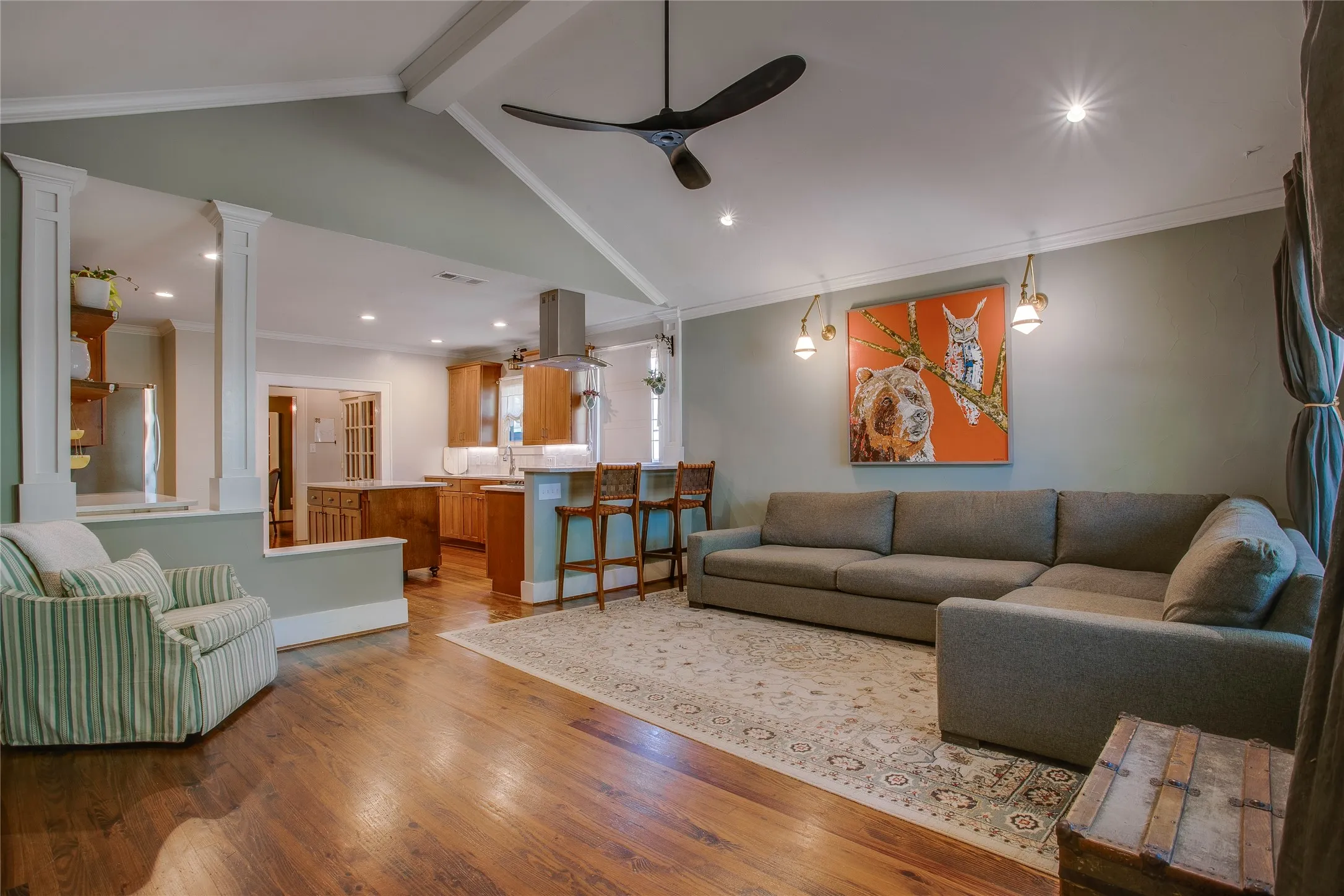 Single Family Residence For Sale in Dallas County , 6019 Goliad Avenue, Dallas, Texas 75206, 3 Bedroom, 2 Bathroom, 2 Garage spaces, 2,206 Sqft, built in 1923, mls#21378788, Real Estate Agent in Dallas, Homes For Sale in Dallas county, Homes For Sale in Dallas, Realtor in Dallas Texas, Real Estate Brokerage Independent Realty Texas, Luminita Cordes Realtor