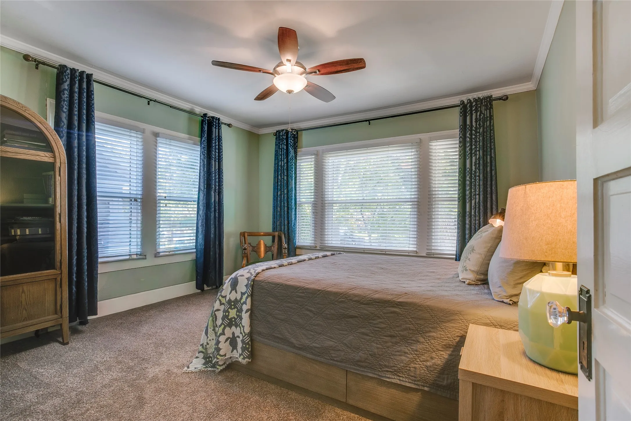 Single Family Residence For Sale in Dallas County , 6019 Goliad Avenue, Dallas, Texas 75206, 3 Bedroom, 2 Bathroom, 2 Garage spaces, 2,206 Sqft, built in 1923, mls#21378788, Real Estate Agent in Dallas, Homes For Sale in Dallas county, Homes For Sale in Dallas, Realtor in Dallas Texas, Real Estate Brokerage Independent Realty Texas, Luminita Cordes Realtor