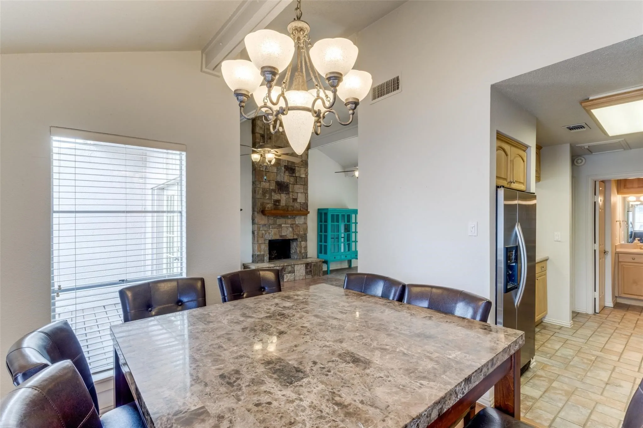 Condominium For Sale in Tarrant County , 9999 Boat Club Road 409, Fort Worth, Texas 76179, 2 Bedroom, 3 Bathroom, Garage spaces, 1,056 Sqft, built in 1970, mls#21374224, Real Estate Agent in Fort Worth, Homes For Sale in Tarrant county, Homes For Sale in Fort Worth, Realtor in Fort Worth Texas, Real Estate Brokerage Independent Realty Texas, Luminita Cordes Realtor