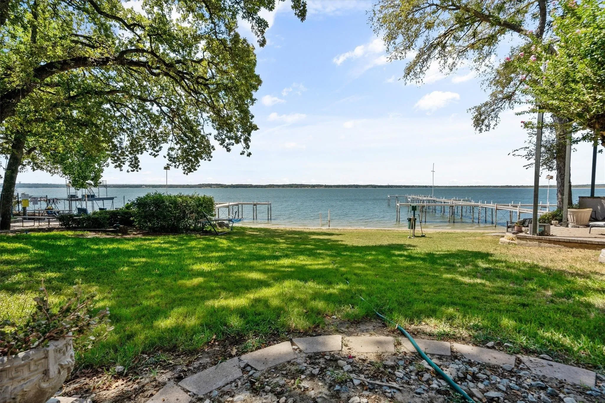 Condominium For Sale in Tarrant County , 9999 Boat Club Road 409, Fort Worth, Texas 76179, 2 Bedroom, 3 Bathroom, Garage spaces, 1,056 Sqft, built in 1970, mls#21374224, Real Estate Agent in Fort Worth, Homes For Sale in Tarrant county, Homes For Sale in Fort Worth, Realtor in Fort Worth Texas, Real Estate Brokerage Independent Realty Texas, Luminita Cordes Realtor