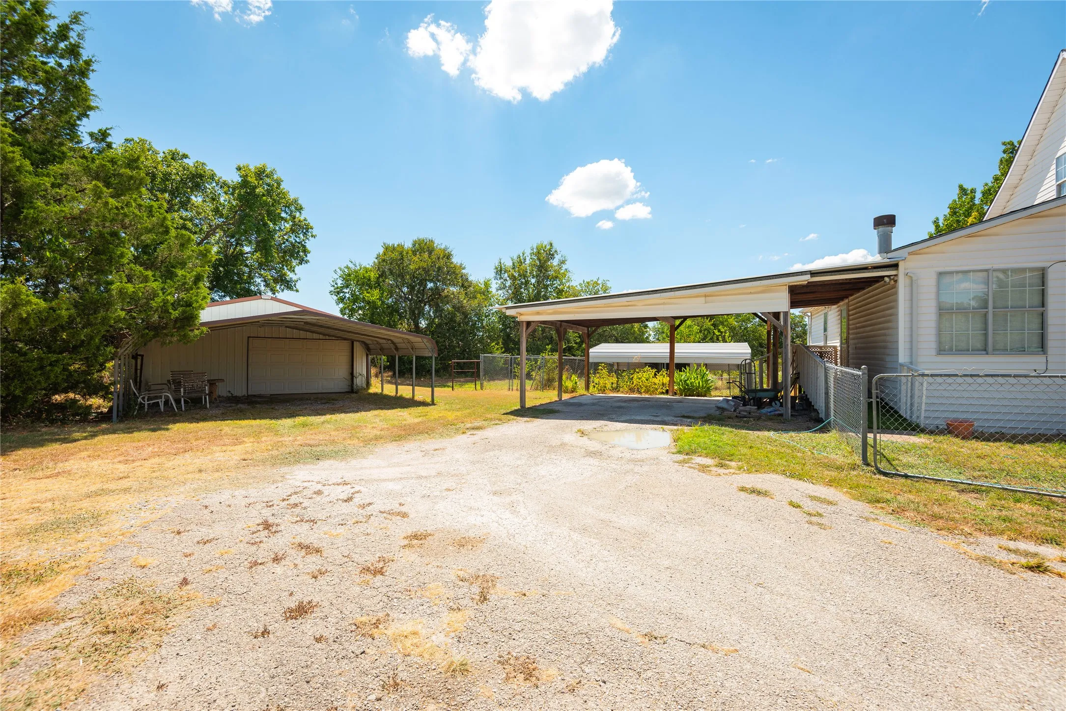 Single Family Residence For Sale in Collin County , 525 E Hazelwood Street, Princeton, Texas 75407, 4 Bedroom, 3 Bathroom, 4 Garage spaces, 2,431 Sqft, built in 1987, mls#21371298, Real Estate Agent in Princeton, Homes For Sale in Collin county, Homes For Sale in Princeton, Realtor in Princeton Texas, Real Estate Brokerage Independent Realty Texas, Luminita Cordes Realtor