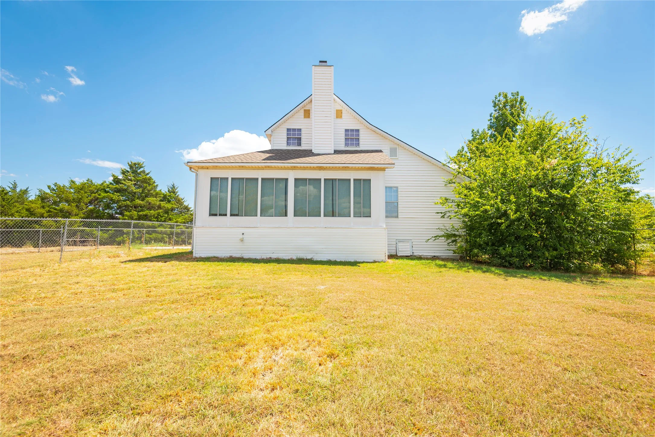 Single Family Residence For Sale in Collin County , 525 E Hazelwood Street, Princeton, Texas 75407, 4 Bedroom, 3 Bathroom, 4 Garage spaces, 2,431 Sqft, built in 1987, mls#21371298, Real Estate Agent in Princeton, Homes For Sale in Collin county, Homes For Sale in Princeton, Realtor in Princeton Texas, Real Estate Brokerage Independent Realty Texas, Luminita Cordes Realtor