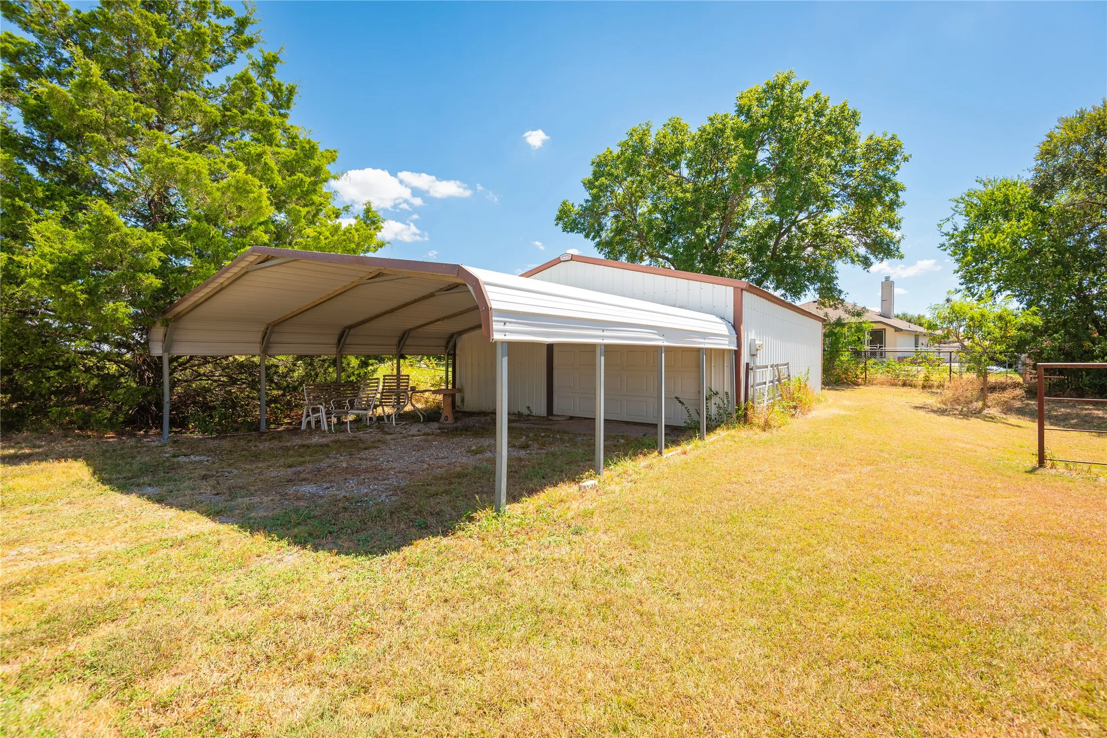 Single Family Residence For Sale in Collin County , 525 E Hazelwood Street, Princeton, Texas 75407, 4 Bedroom, 3 Bathroom, 4 Garage spaces, 2,431 Sqft, built in 1987, mls#21371298, Real Estate Agent in Princeton, Homes For Sale in Collin county, Homes For Sale in Princeton, Realtor in Princeton Texas, Real Estate Brokerage Independent Realty Texas, Luminita Cordes Realtor