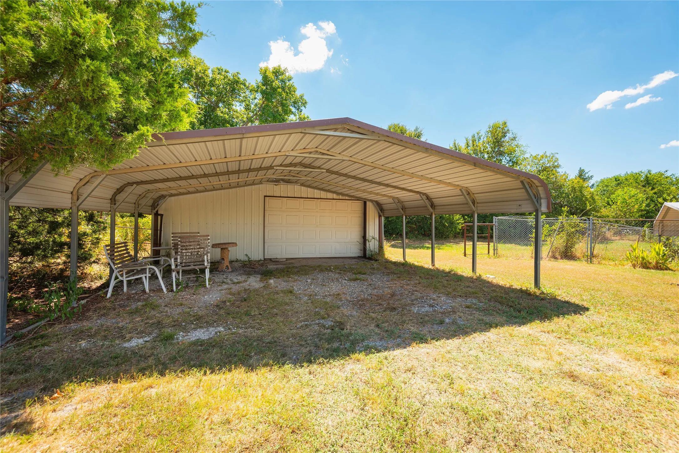 Single Family Residence For Sale in Collin County , 525 E Hazelwood Street, Princeton, Texas 75407, 4 Bedroom, 3 Bathroom, 4 Garage spaces, 2,431 Sqft, built in 1987, mls#21371298, Real Estate Agent in Princeton, Homes For Sale in Collin county, Homes For Sale in Princeton, Realtor in Princeton Texas, Real Estate Brokerage Independent Realty Texas, Luminita Cordes Realtor