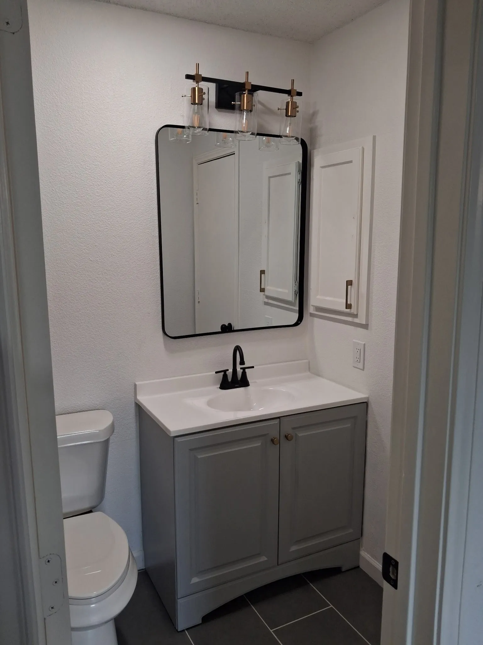 Single Family Residence For Sale in Tarrant County , 414 Valley Mills Drive, Arlington, Texas 76018, 3 Bedroom, 2 Bathroom, 2 Garage spaces, 1,082 Sqft, built in 1986, mls#21374988, Real Estate Agent in Arlington, Homes For Sale in Tarrant county, Homes For Sale in Arlington, Realtor in Arlington Texas, Real Estate Brokerage Independent Realty Texas, Luminita Cordes Realtor