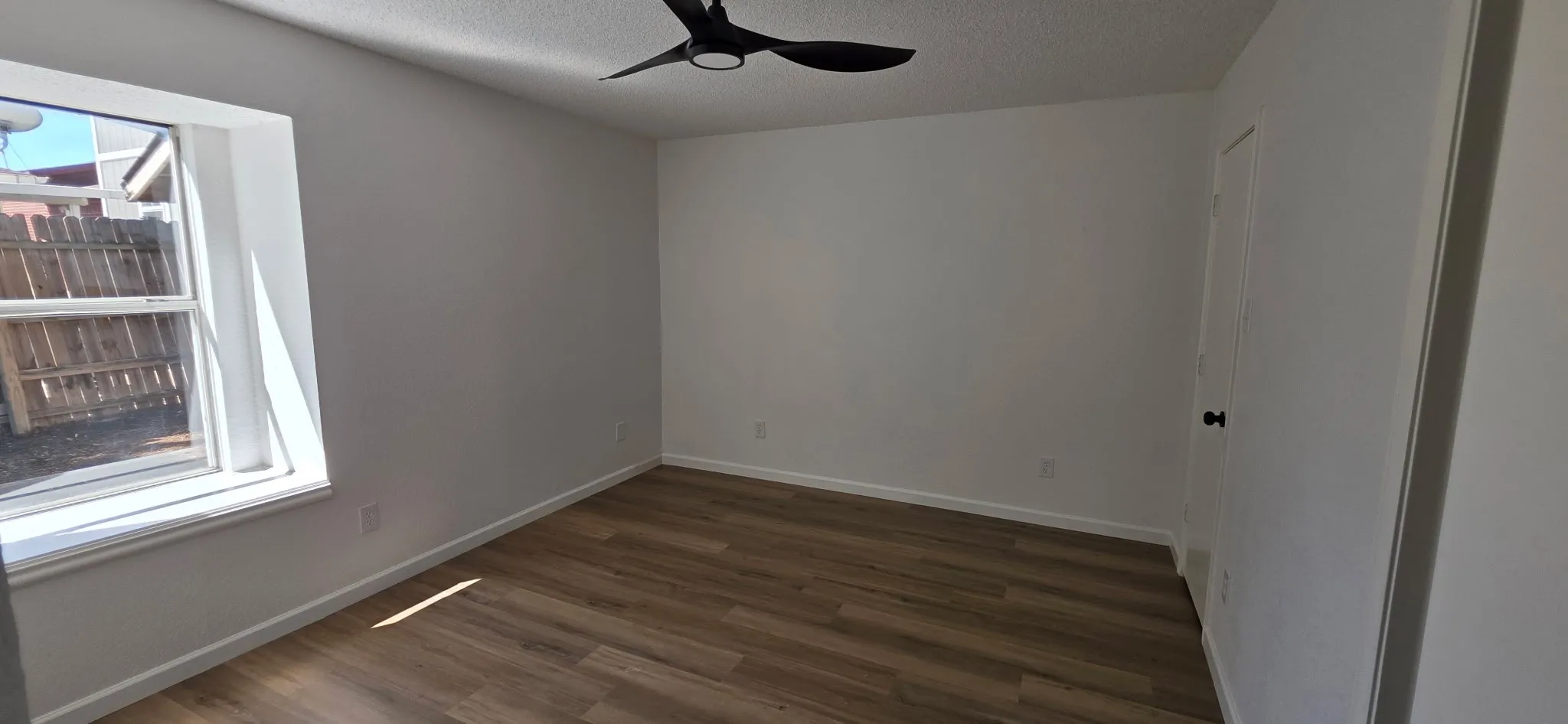 Single Family Residence For Sale in Tarrant County , 414 Valley Mills Drive, Arlington, Texas 76018, 3 Bedroom, 2 Bathroom, 2 Garage spaces, 1,082 Sqft, built in 1986, mls#21374988, Real Estate Agent in Arlington, Homes For Sale in Tarrant county, Homes For Sale in Arlington, Realtor in Arlington Texas, Real Estate Brokerage Independent Realty Texas, Luminita Cordes Realtor