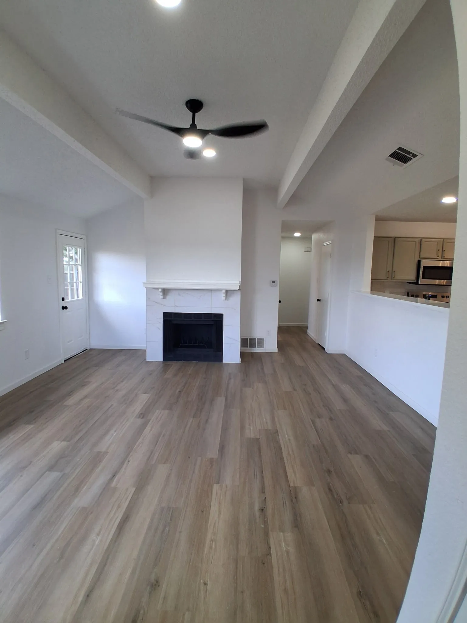Single Family Residence For Sale in Tarrant County , 414 Valley Mills Drive, Arlington, Texas 76018, 3 Bedroom, 2 Bathroom, 2 Garage spaces, 1,082 Sqft, built in 1986, mls#21374988, Real Estate Agent in Arlington, Homes For Sale in Tarrant county, Homes For Sale in Arlington, Realtor in Arlington Texas, Real Estate Brokerage Independent Realty Texas, Luminita Cordes Realtor