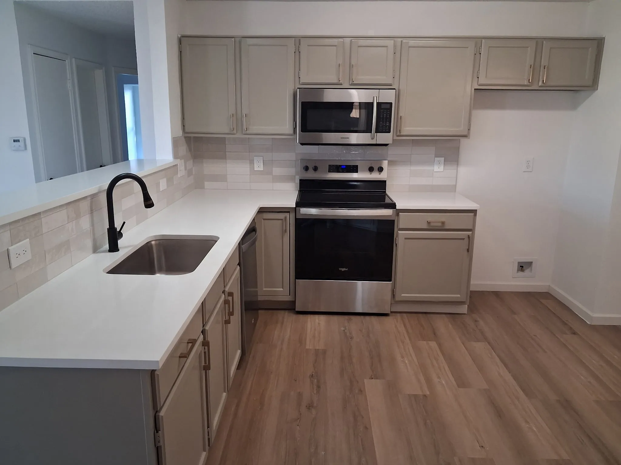 Single Family Residence For Sale in Tarrant County , 414 Valley Mills Drive, Arlington, Texas 76018, 3 Bedroom, 2 Bathroom, 2 Garage spaces, 1,082 Sqft, built in 1986, mls#21374988, Real Estate Agent in Arlington, Homes For Sale in Tarrant county, Homes For Sale in Arlington, Realtor in Arlington Texas, Real Estate Brokerage Independent Realty Texas, Luminita Cordes Realtor