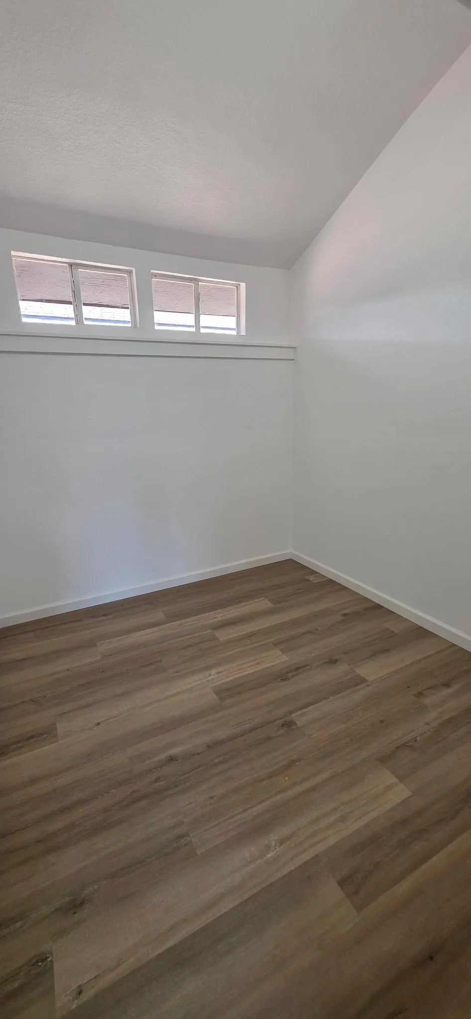 Single Family Residence For Sale in Tarrant County , 414 Valley Mills Drive, Arlington, Texas 76018, 3 Bedroom, 2 Bathroom, 2 Garage spaces, 1,082 Sqft, built in 1986, mls#21374988, Real Estate Agent in Arlington, Homes For Sale in Tarrant county, Homes For Sale in Arlington, Realtor in Arlington Texas, Real Estate Brokerage Independent Realty Texas, Luminita Cordes Realtor