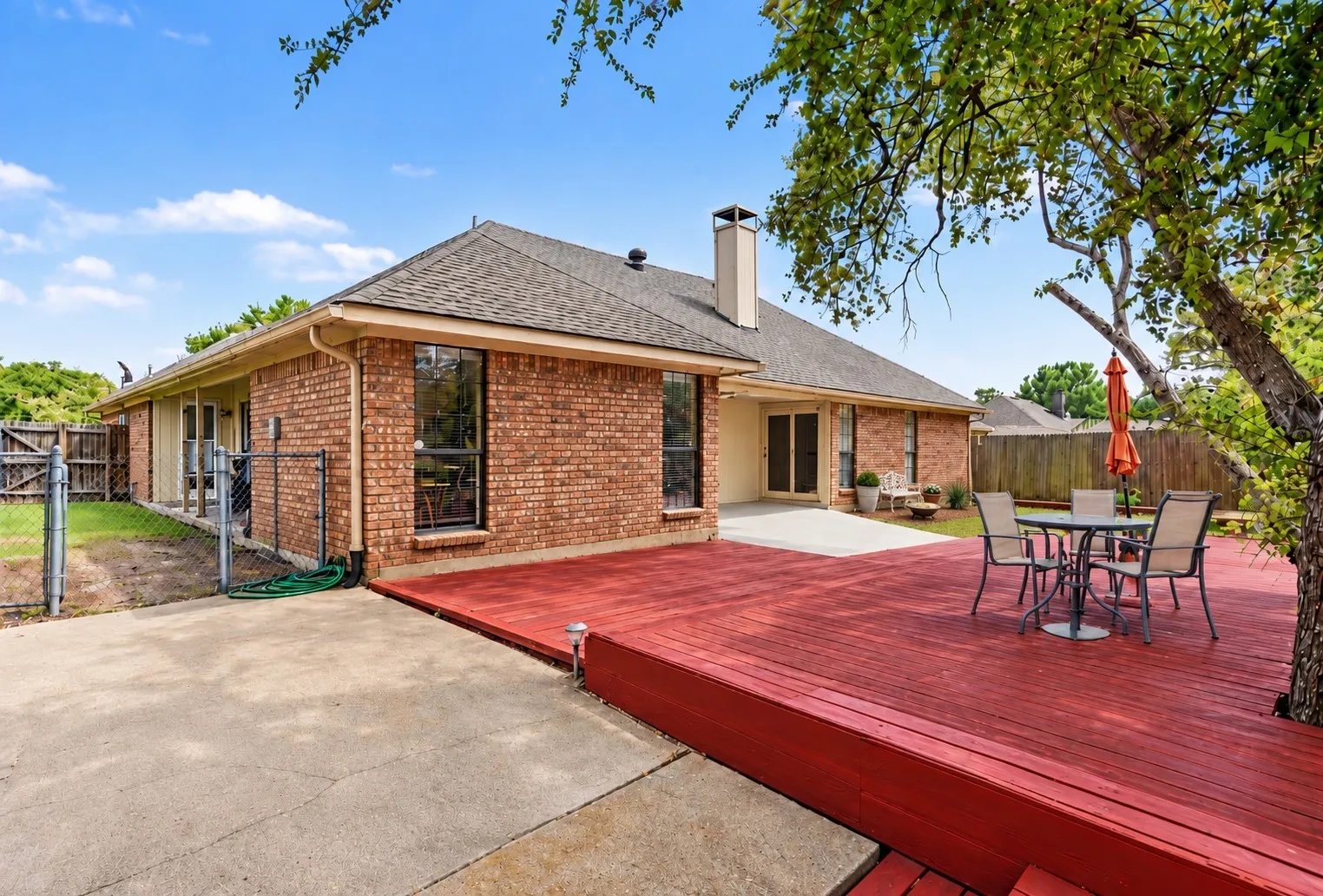 Single Family Residence For Sale in Dallas County , 5309 Deep Canyon Drive, Garland, Texas 75043, 3 Bedroom, 2 Bathroom, 2 Garage spaces, 1,996 Sqft, built in 1984, mls#21371988, Real Estate Agent in Garland, Homes For Sale in Dallas county, Homes For Sale in Garland, Realtor in Garland Texas, Real Estate Brokerage Independent Realty Texas, Luminita Cordes Realtor